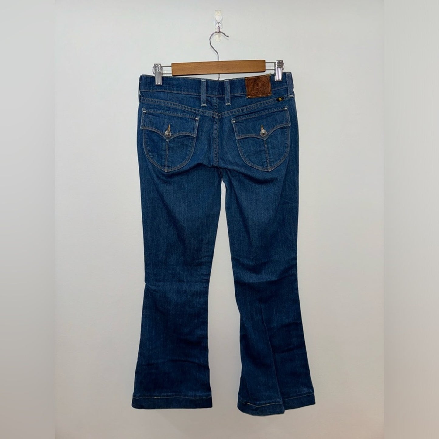 Pre- Owned Size 4/27 Lucky Brand Blue Charlie Flare Jeans