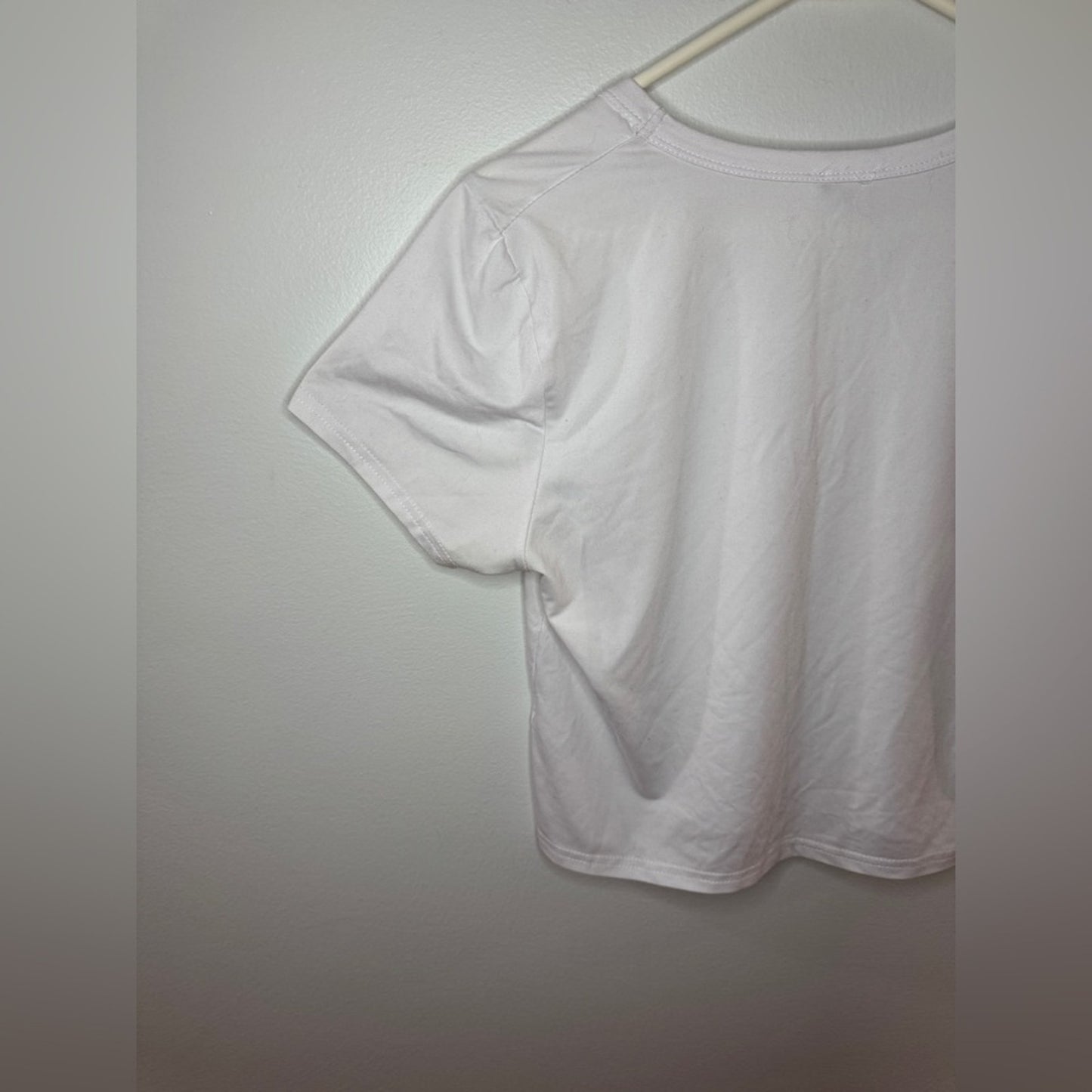 Pre-Owned MD Olivia Rae White Vneck T-shirt