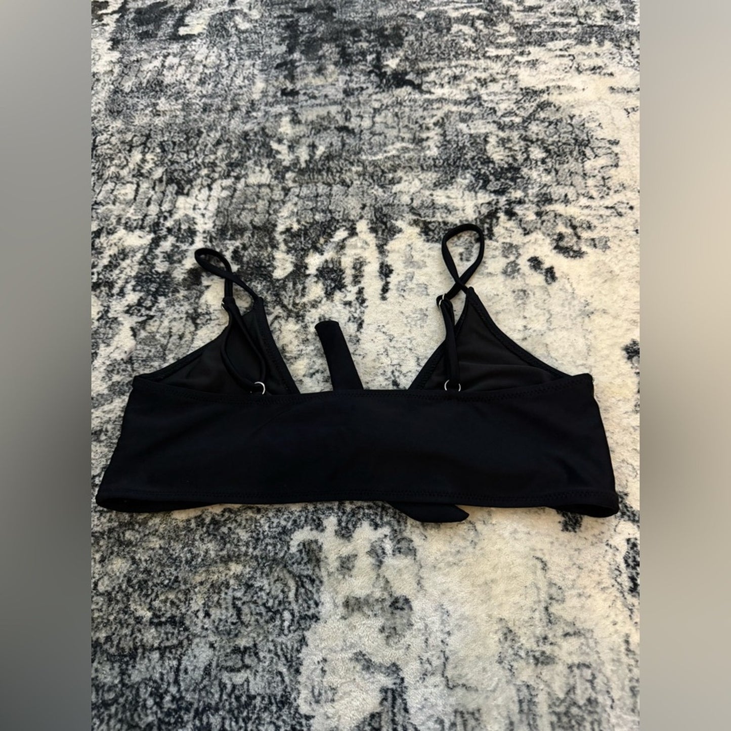 Pre-Owned LG Unbranded Black Front Tie Bikini Top