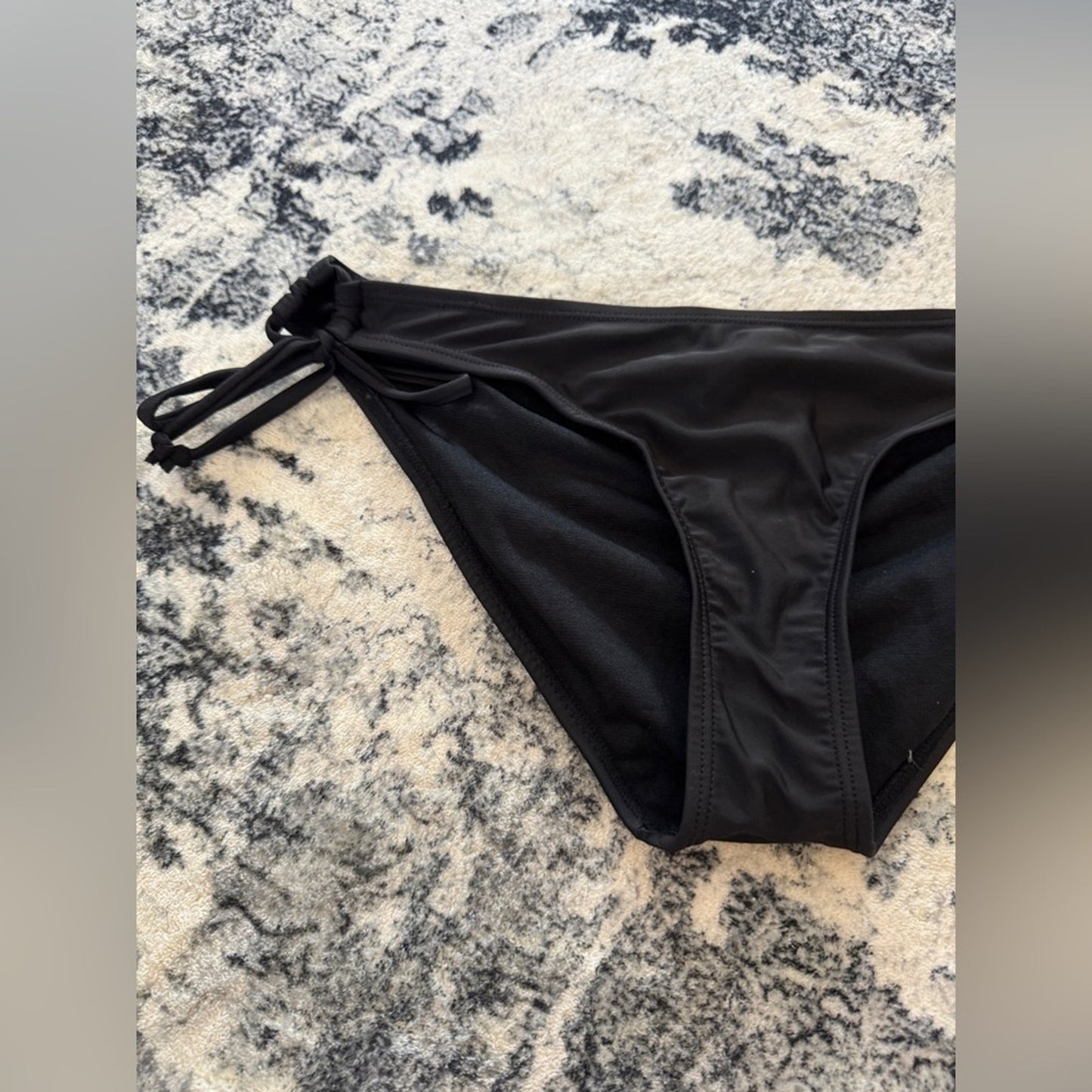 Pre-Owned LG YMI Black Side Tie Bikini Bottom