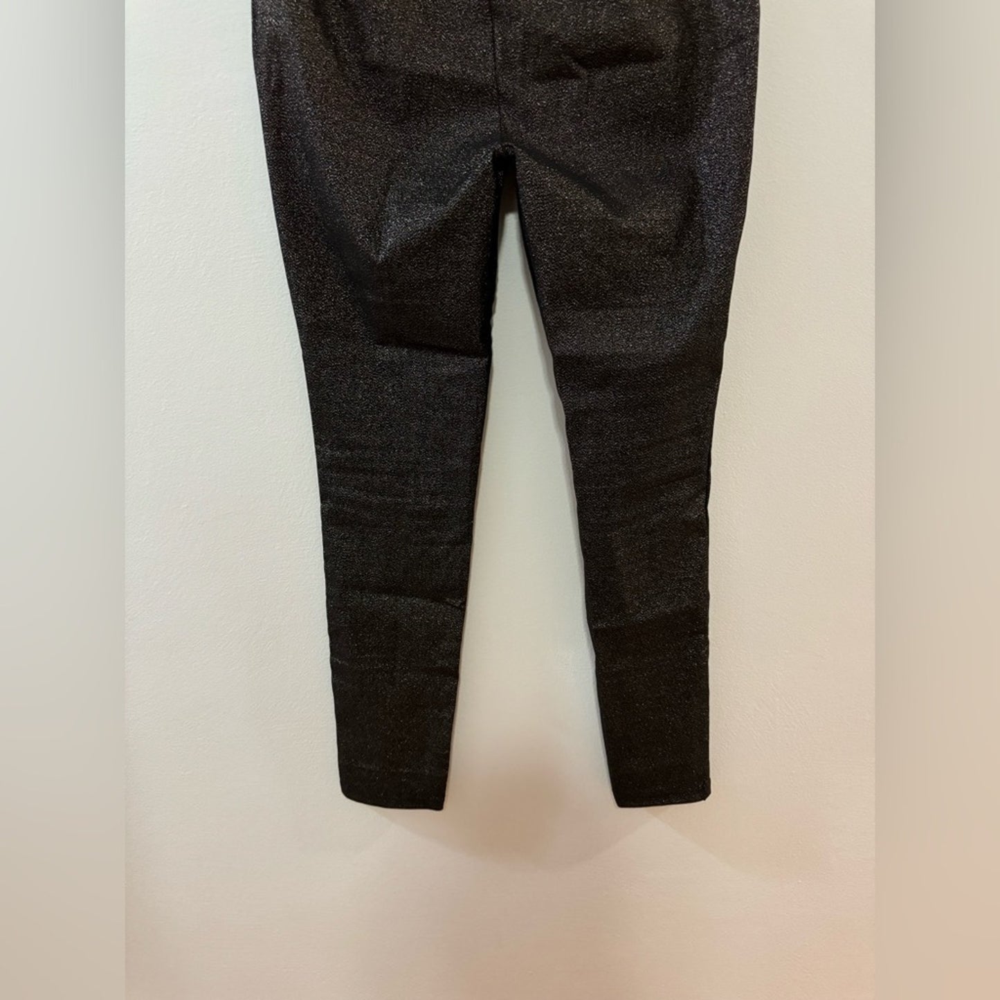 Pre-Owned Size 8 Tommy Hilfiger Black and Gold Sparkle Pants