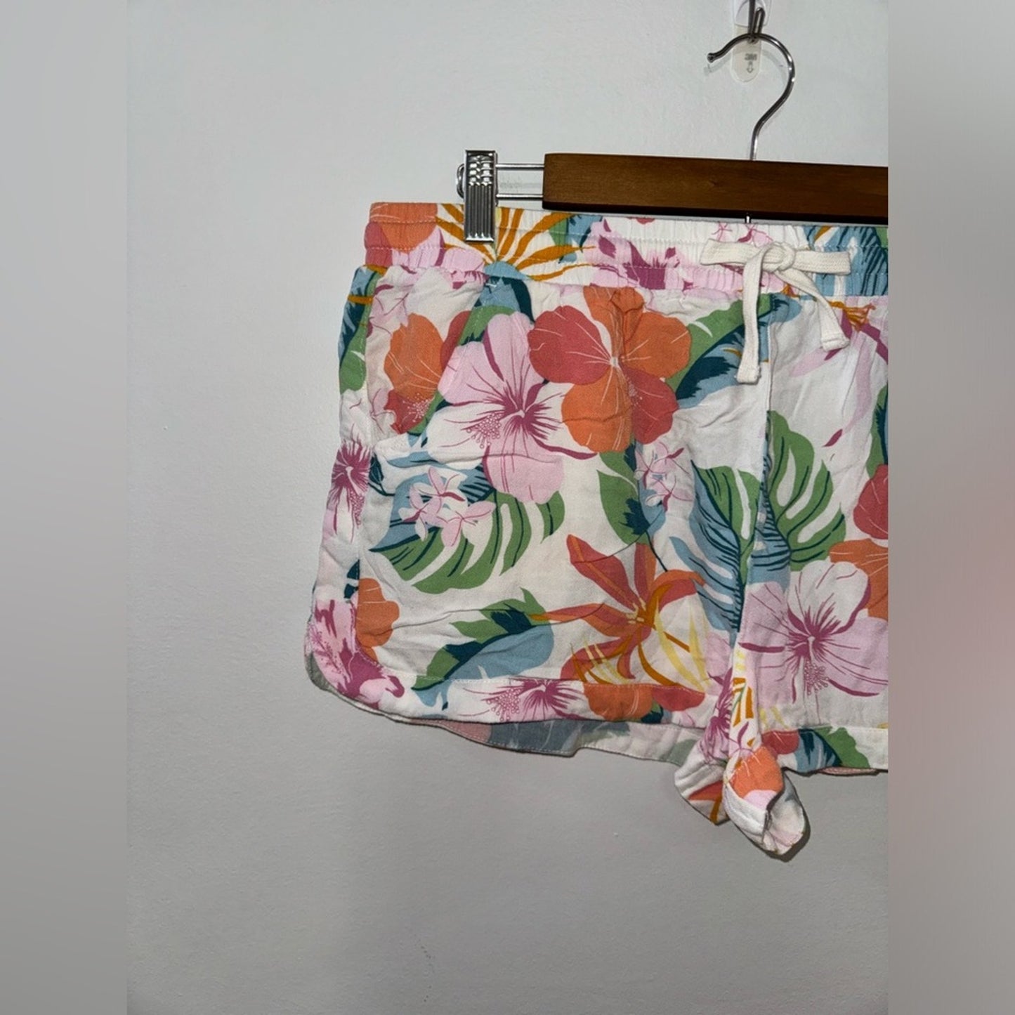 Pre-Owned LG Hurley White/Multicolor Tropical Floral Shorts