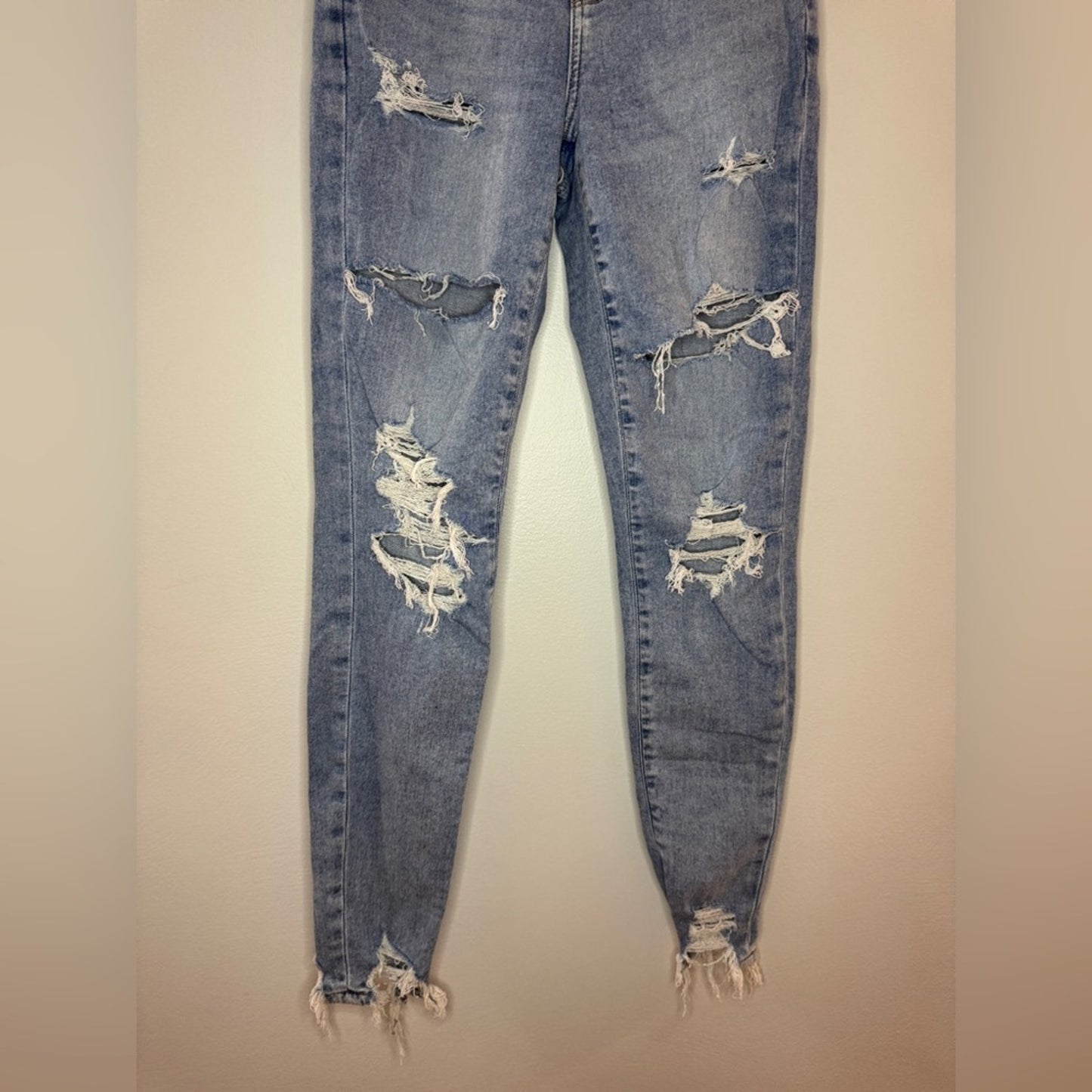 Pre-Owned Size 2 Long American Eagle Light Blue Distressed Curvy Hi Rise Jegging