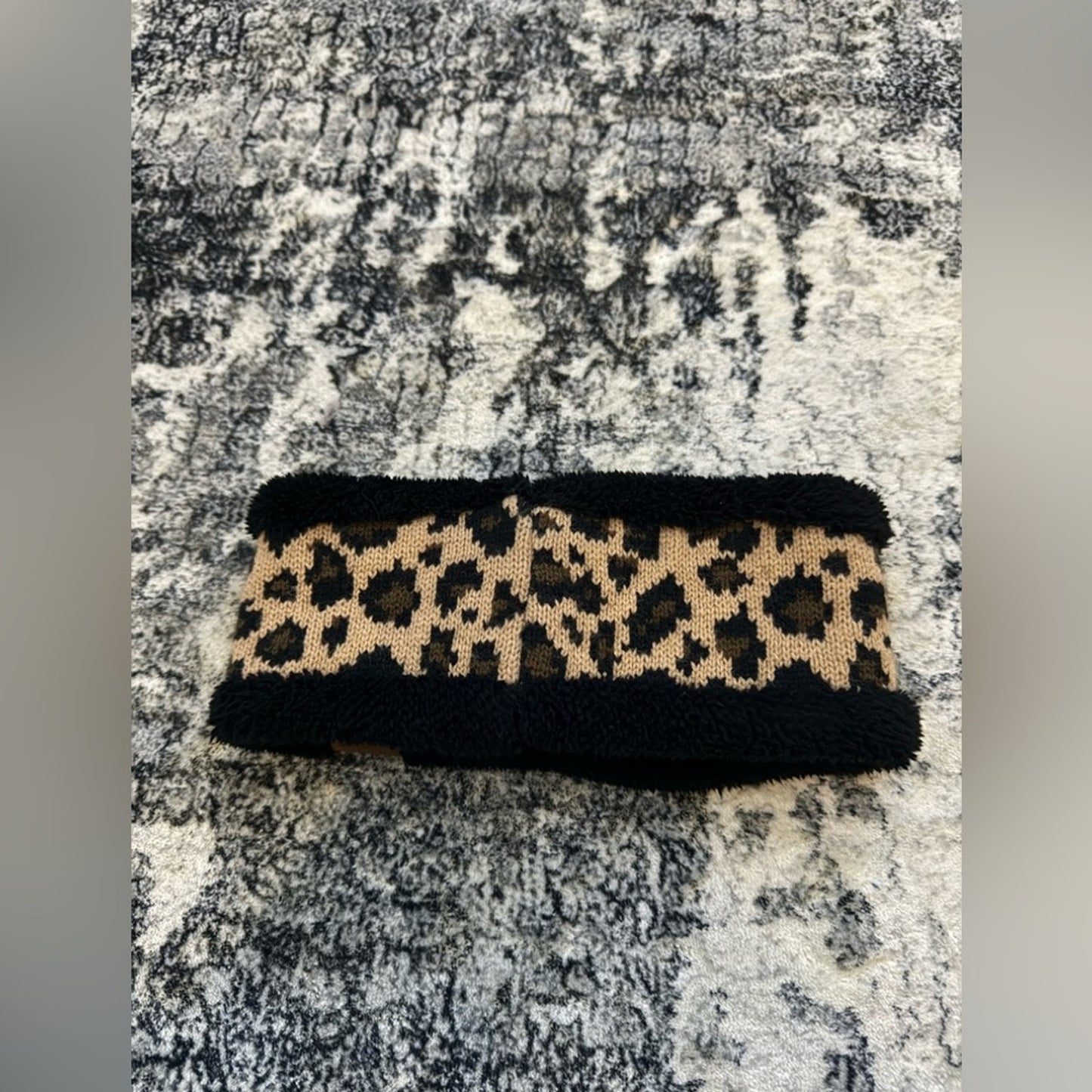 Pre-Owned C.C. Black Cheetah Print Ear Warmers