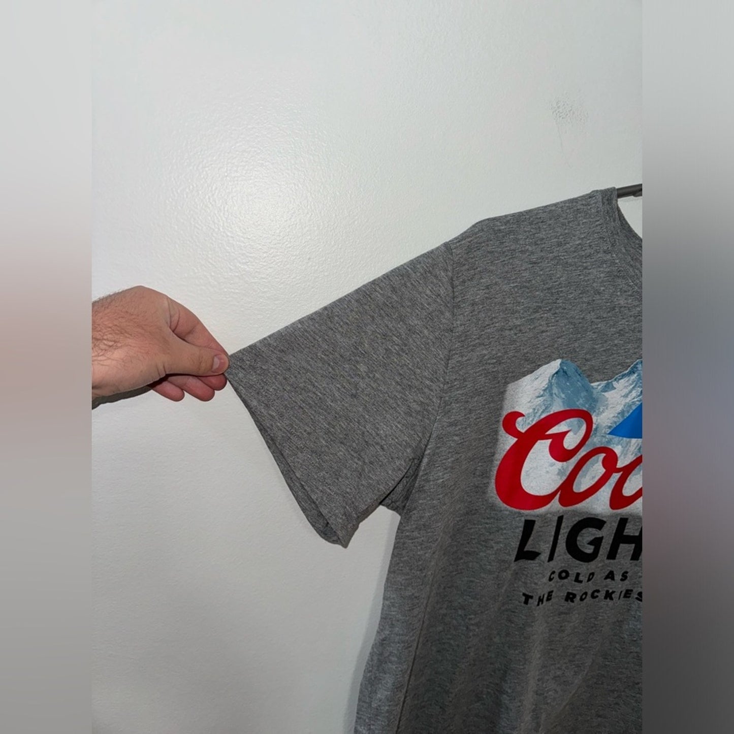 Pre-Owned LG Coors Light Grey Graphic “Cold as the Rockies” T-Shirt