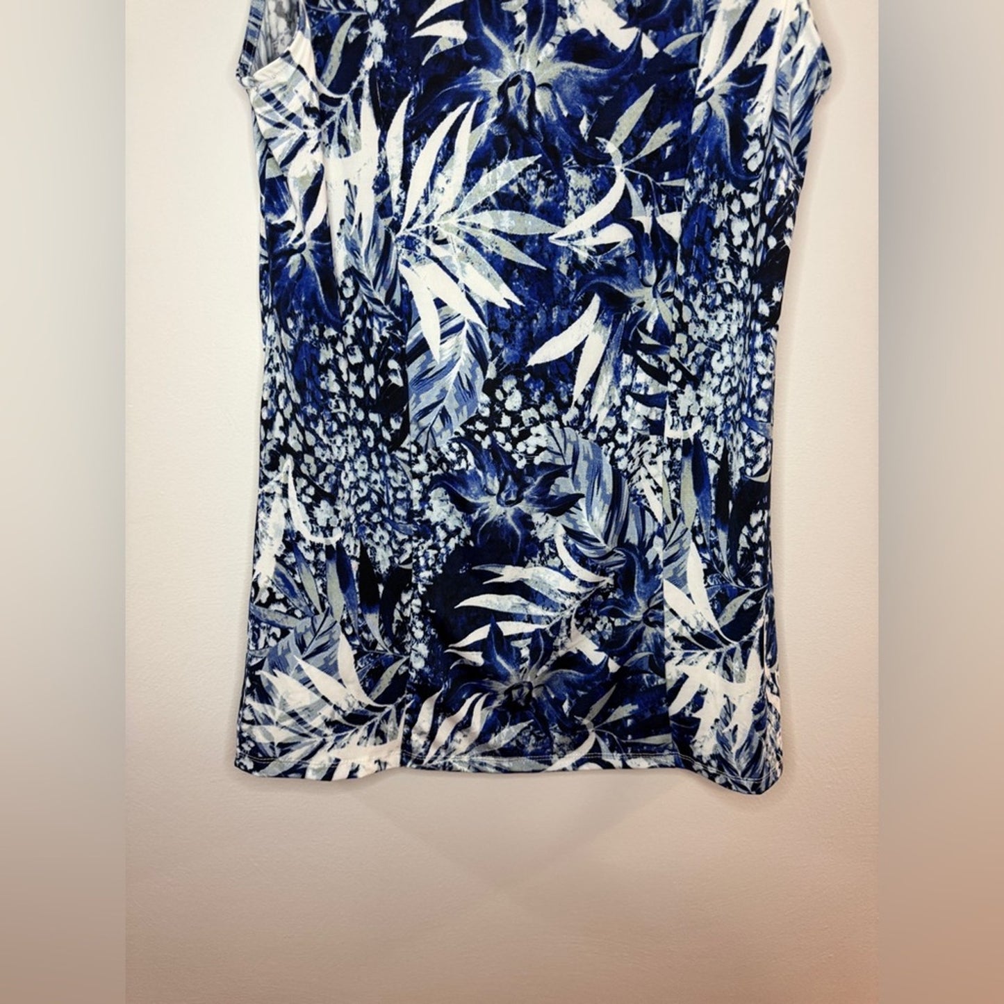 NWT LG Beach Break Blue and White Tropical Print Dress