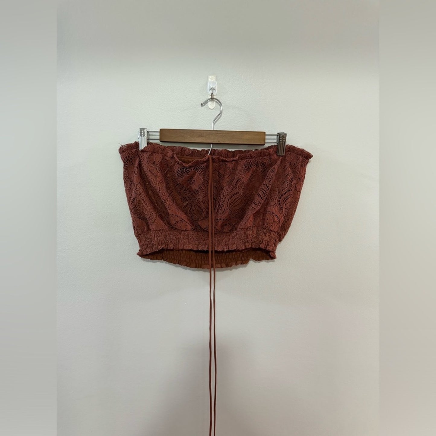 Pre-Owned Size 12 H&M Red Lace Tube Top