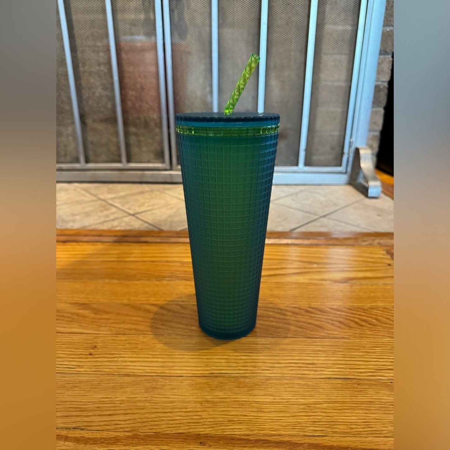 Pre-Owned Starbucks 2022 Green Grid Soft Touch Tumbler