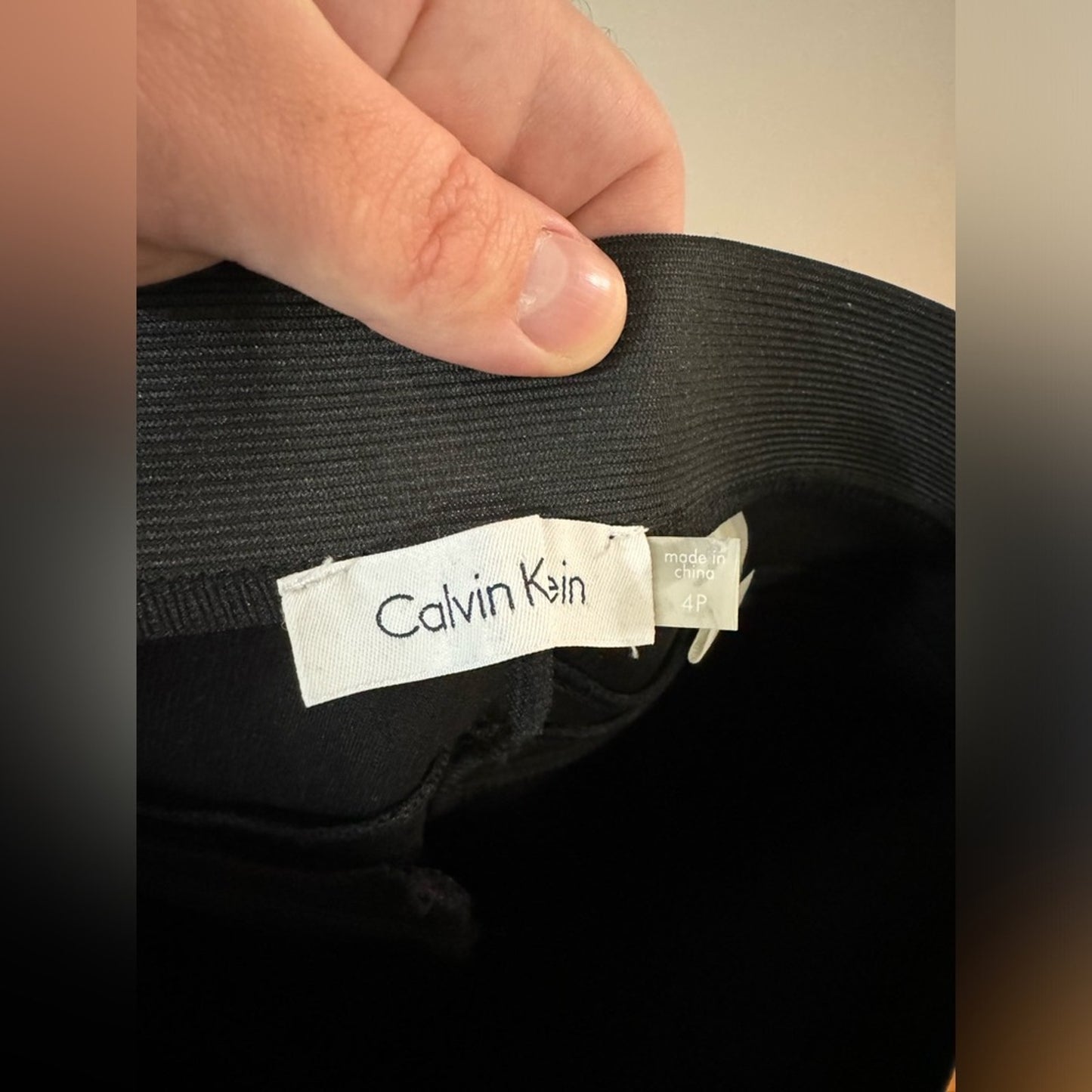 Pre-Owned Size 4 Petite Calvin Klein Black Pants