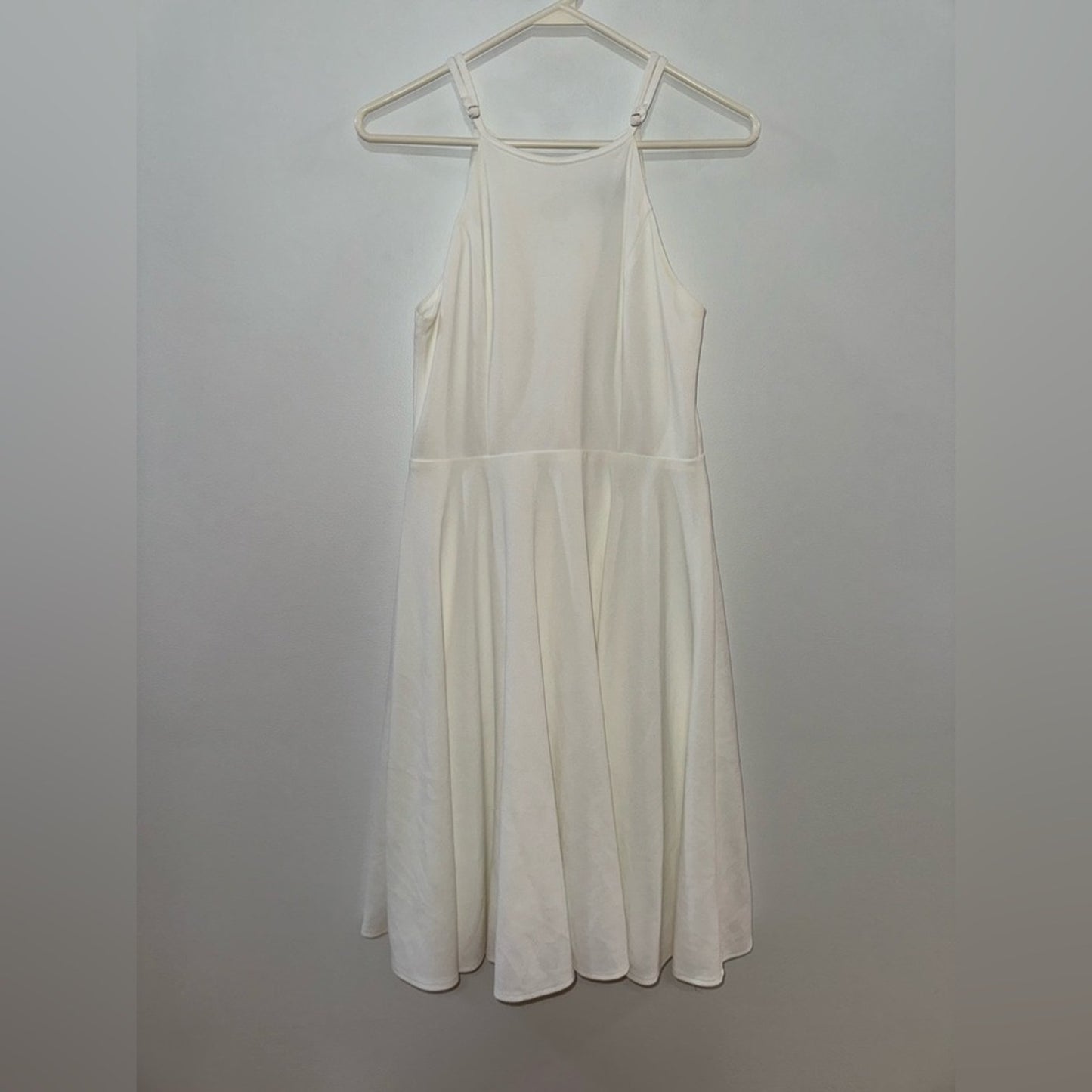 Pre-Owned MD Lulus White Flowy Dress