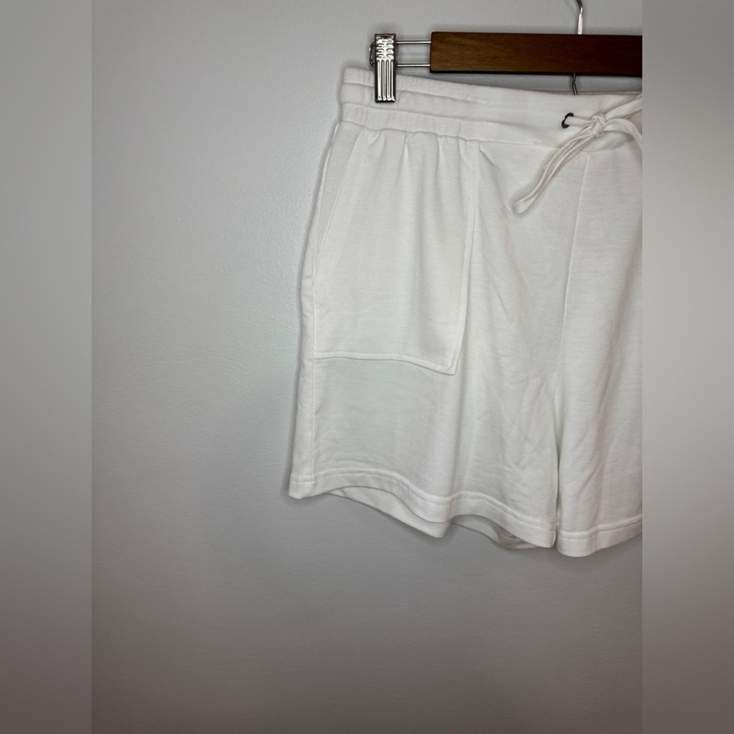 Pre-Owned MD Jane and Delancey White Shorts