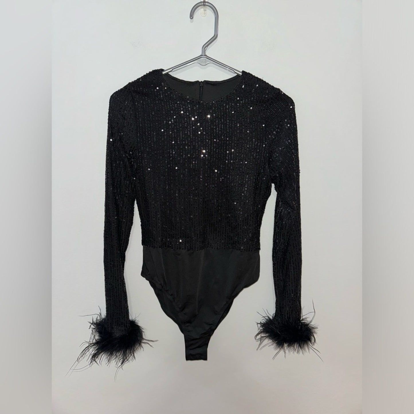 Pre-Owned MD SHEIN Black Sequin Long Sleeve Bodysuit w/Ostrich Feathers