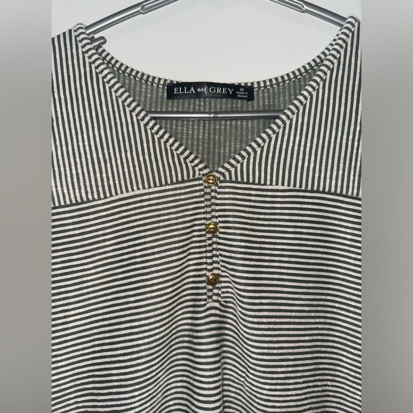 Pre-Owned MD Ella and Grey Striped Short Sleeve Top