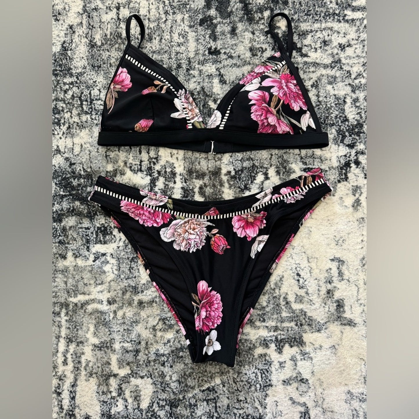 Pre-Owner LG Cupshe Black and Pink Floral Bikini Top and Bottom Set