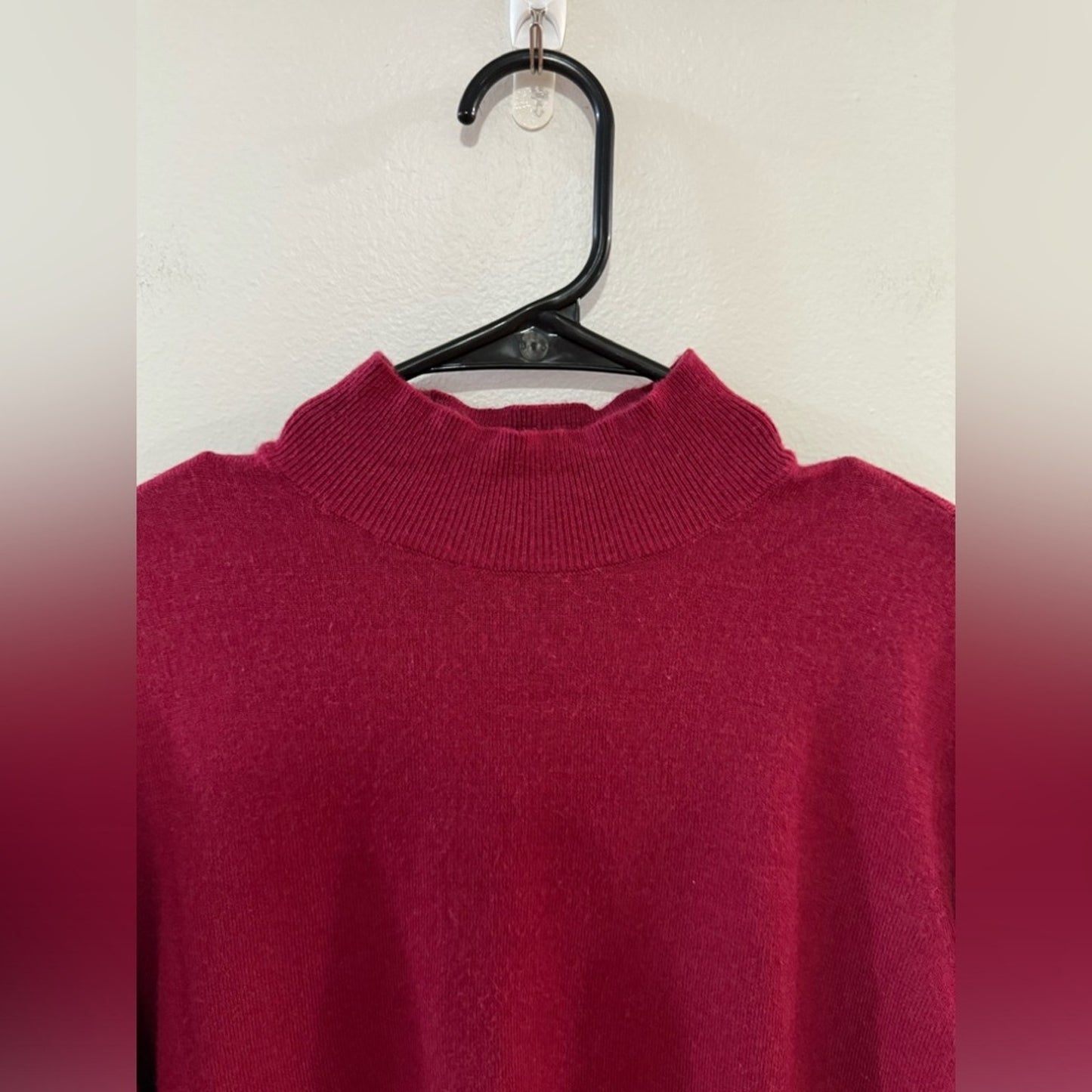 Pre-Owned LG Marled Reunited Clothing Red Turtleneck Sweater