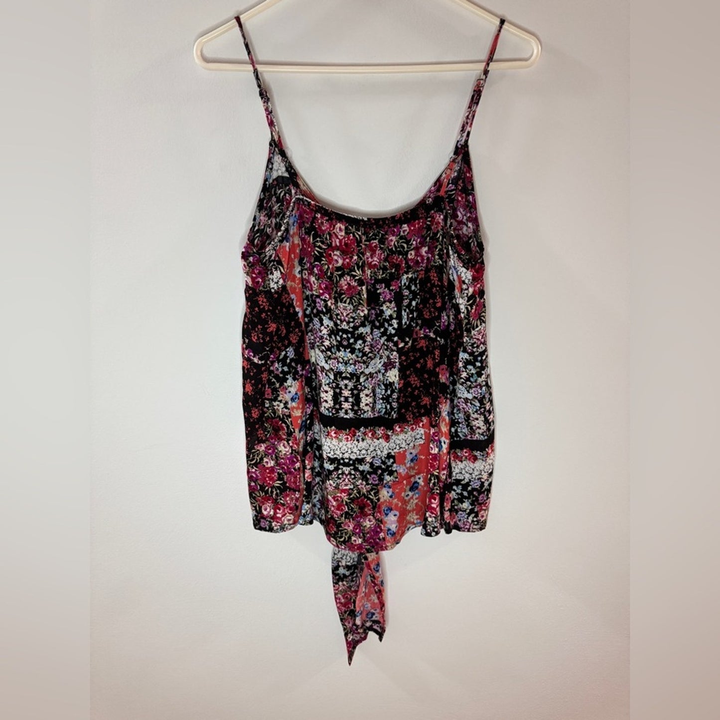 NWT MD CY Fashion Black Floral Pattern Tank Top