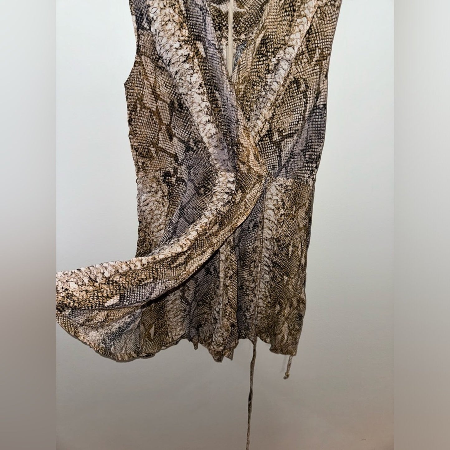 Pre-Owned Size 12 Calvin Klein Snake Print Romper