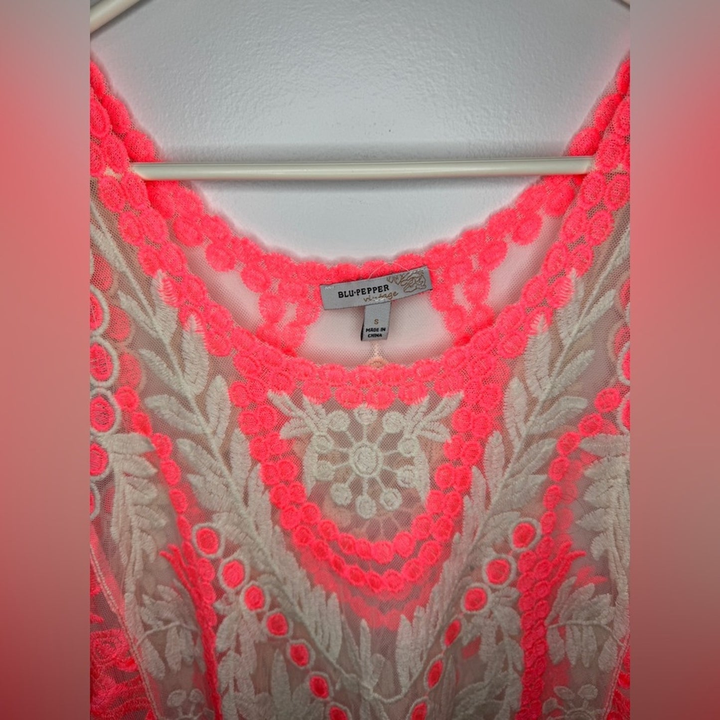 Pre-Owned SM Blu Pepper Pink and White Lace Tank Top