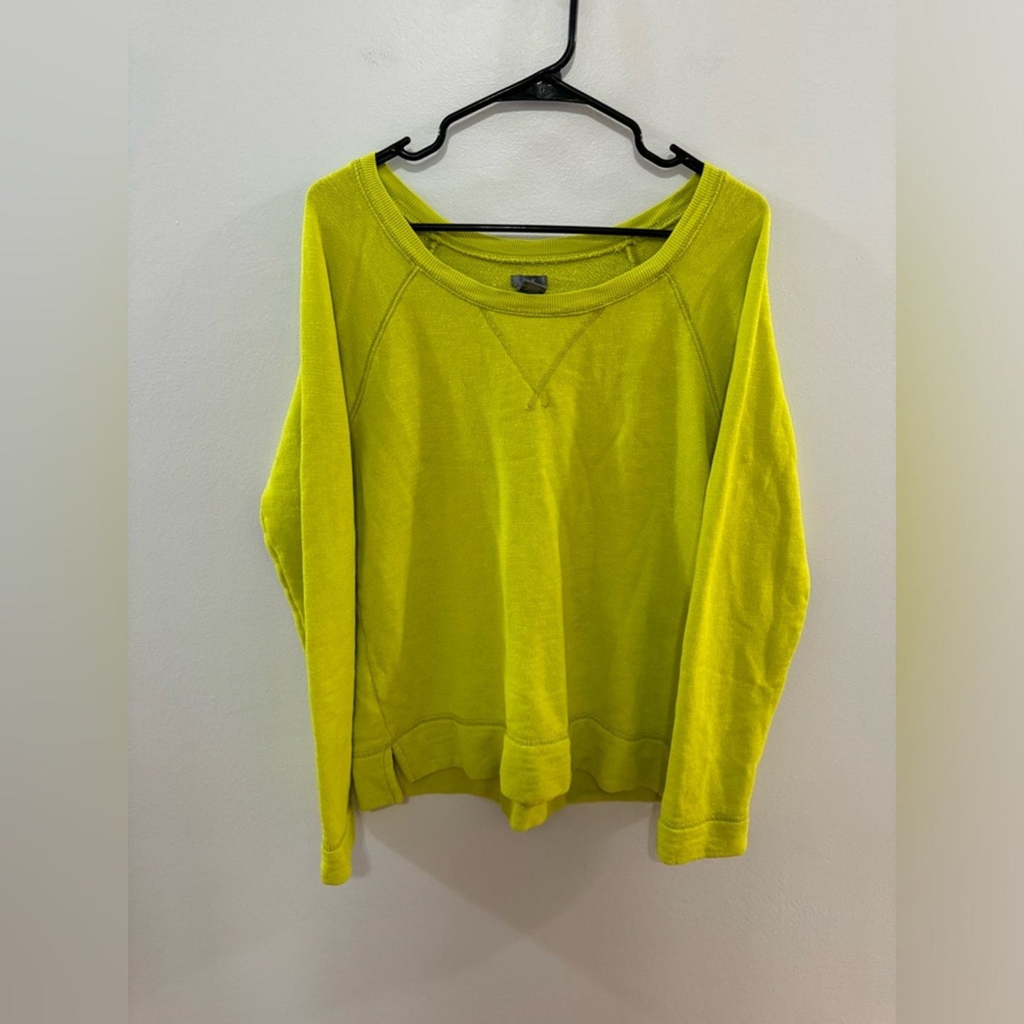 Pre-Owned LG Aerie Yellow Long Sleeve Crew Neck Shirt