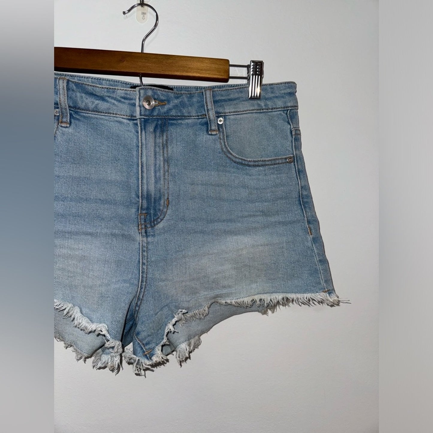 Pre-Owned Size 11/30 Kendall+Kylie The Drifter High Rise Blue Distressed Shorts