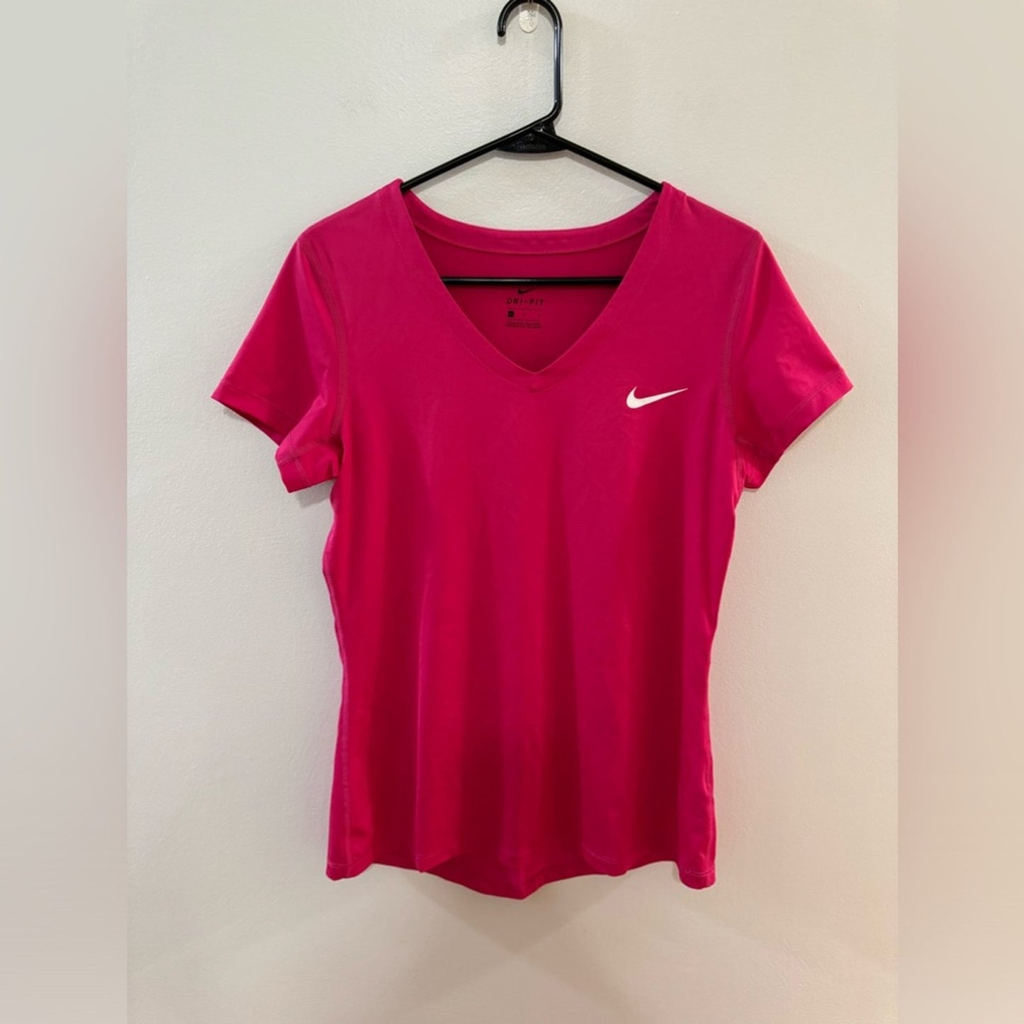 Pre-Owned LG Nike Dri-Fit Pink Vneck Athletic T-Shirt