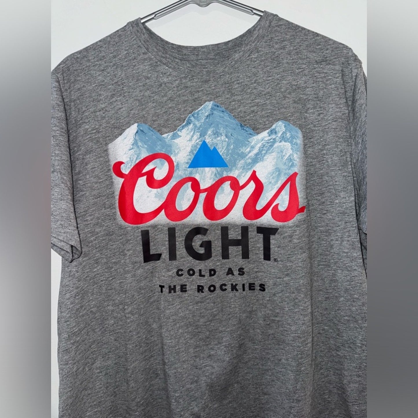 Pre-Owned LG Coors Light Grey Graphic “Cold as the Rockies” T-Shirt