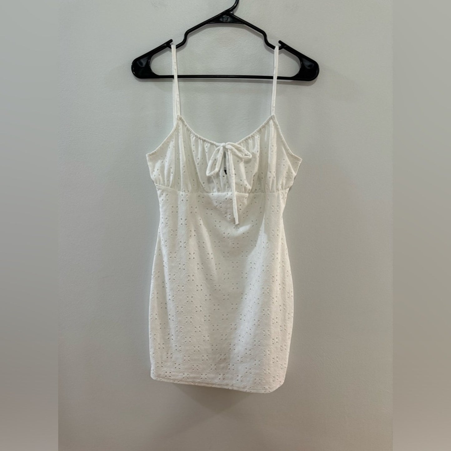 Pre-Owned LG Rue21 White Front Tie Dress