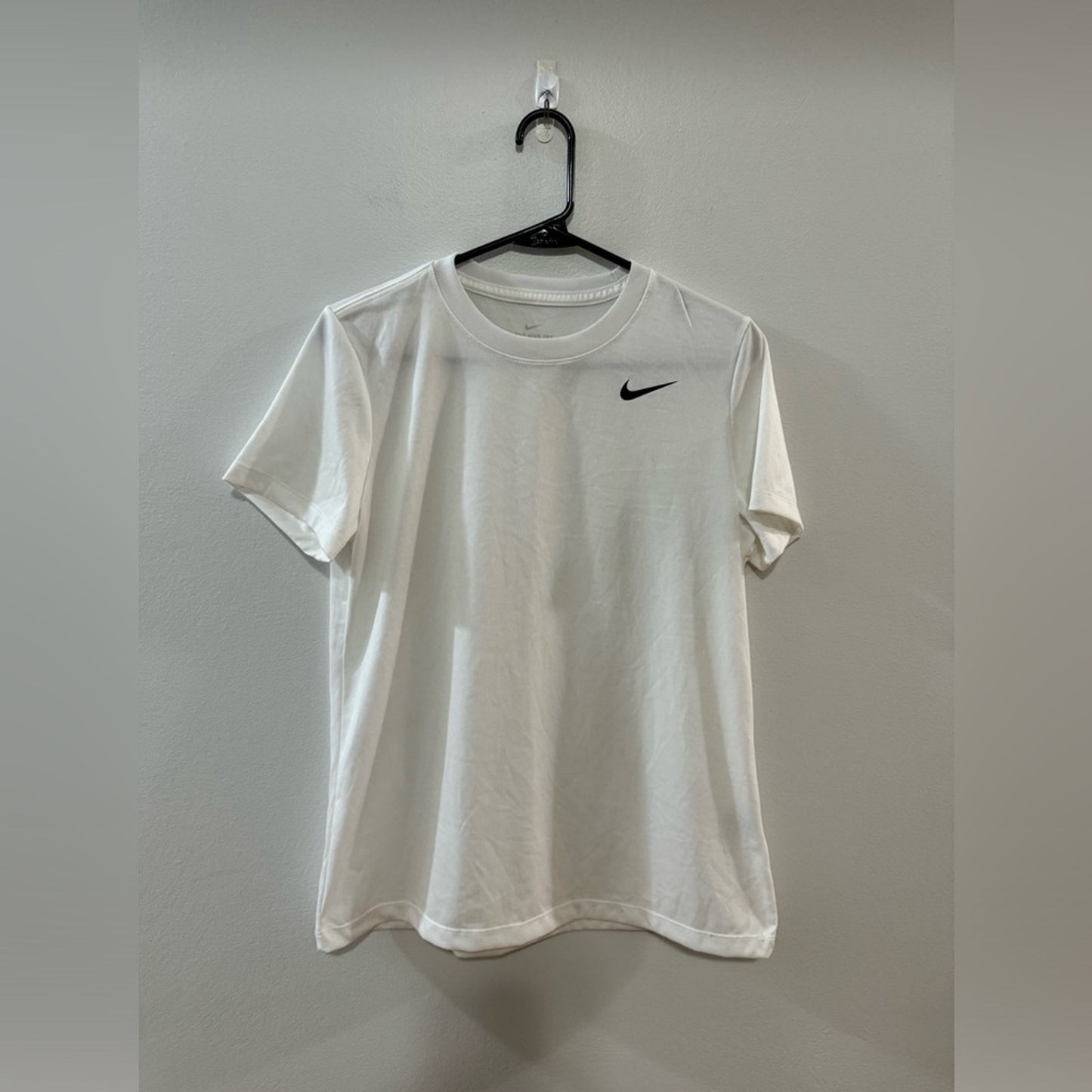 Pre-Owned MD Nike Dri-Fit White T-Shirt