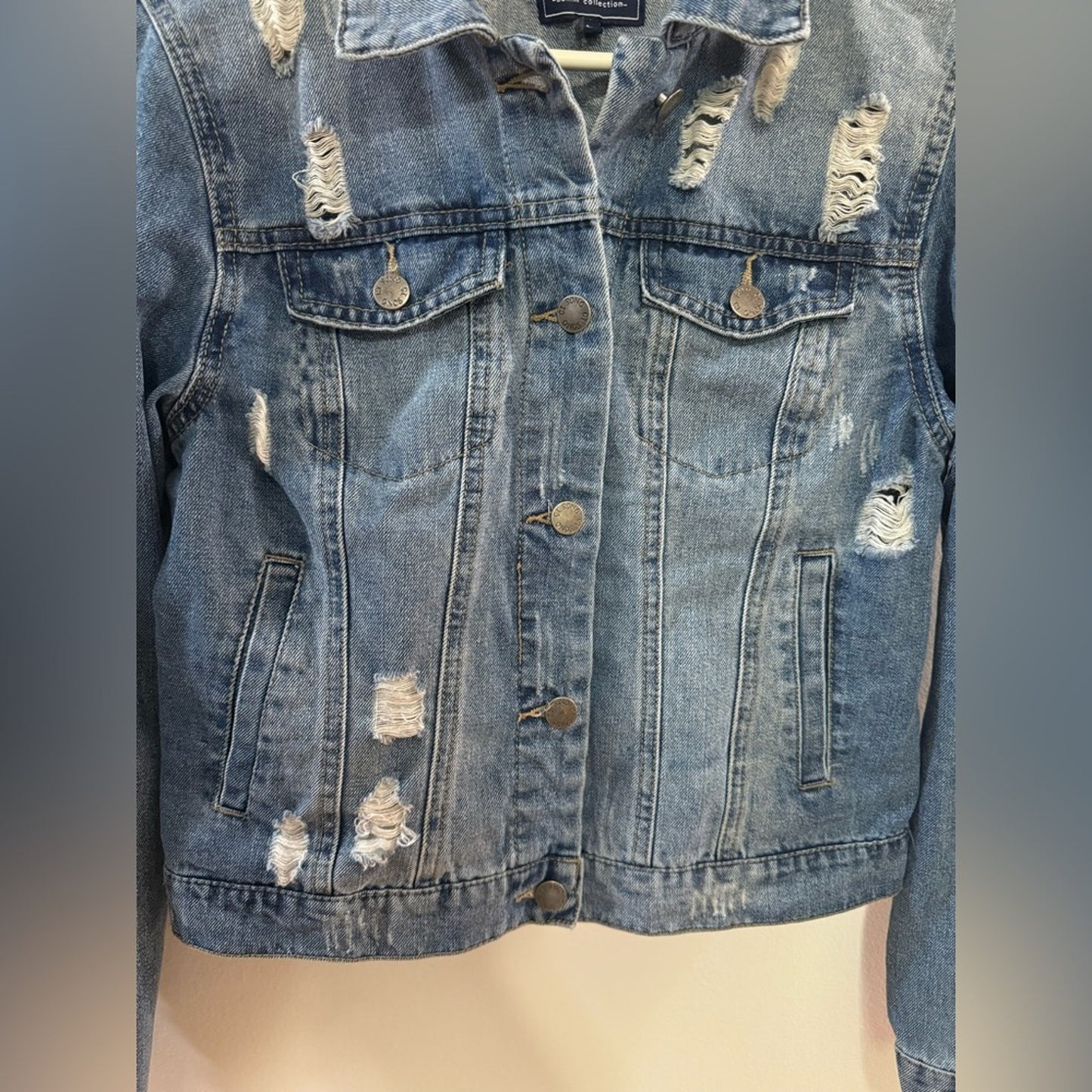 Pre-Owned LG Cisono Blue Distressed Cropped Jean Jacket