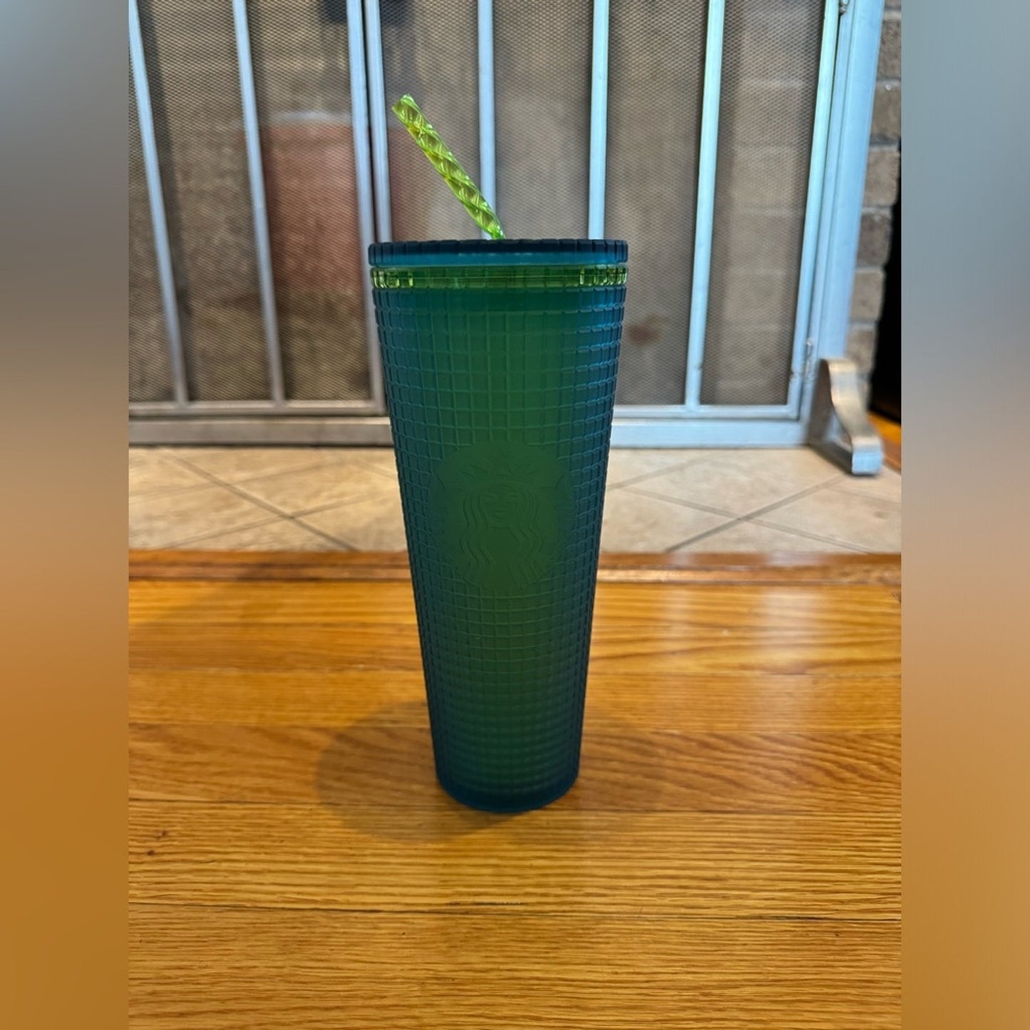 Pre-Owned Starbucks 2022 Green Grid Soft Touch Tumbler