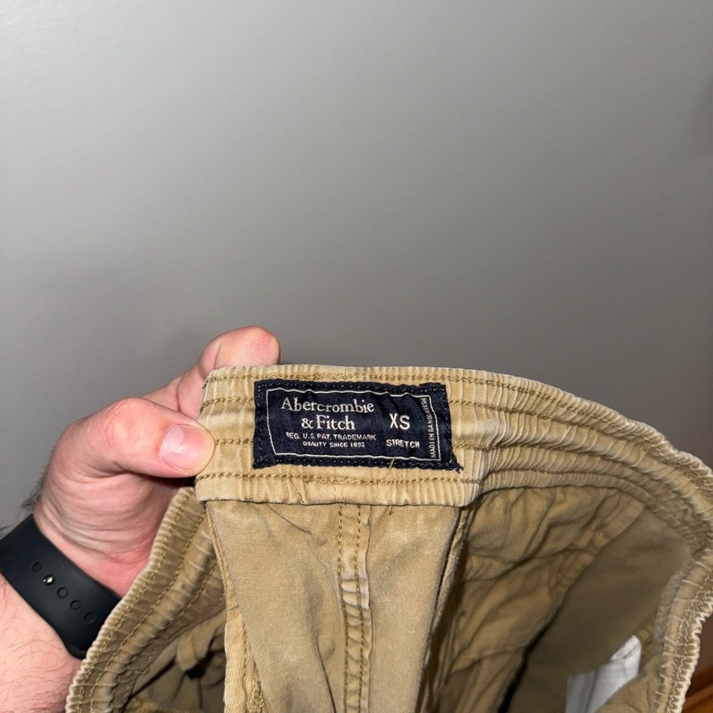 Pre-Owned XS Abercrombie and Fitch Khaki Stretch Chino Joggers