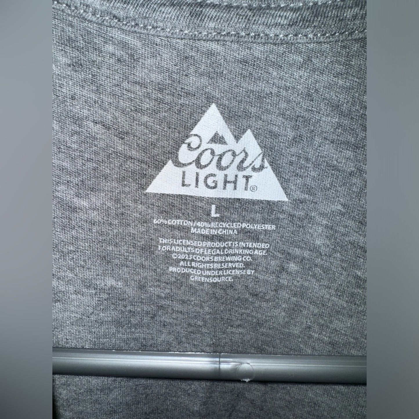 Pre-Owned LG Coors Light Grey Graphic “Cold as the Rockies” T-Shirt