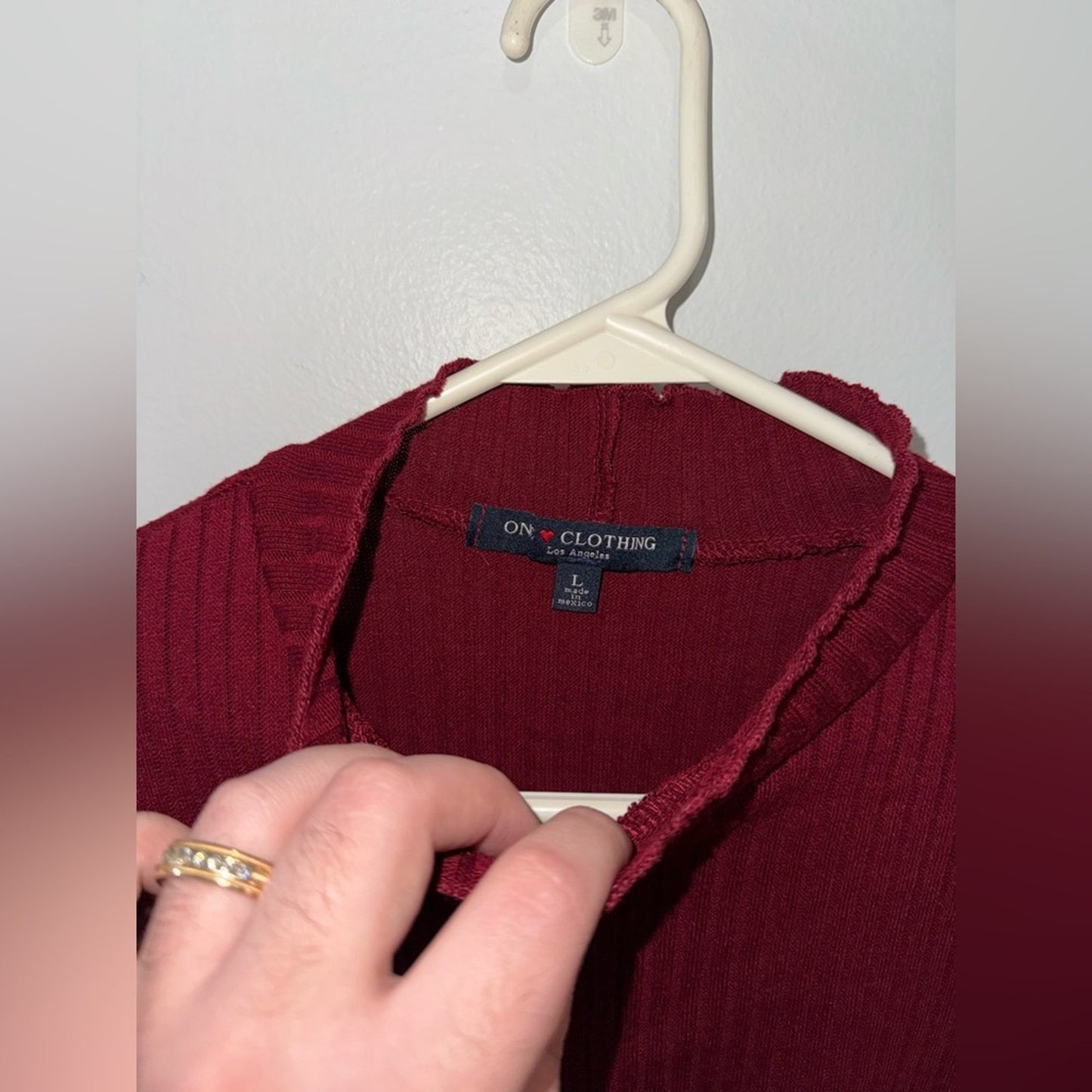 Pre-Owned LG One Clothing Maroon Ribbed High Neck Sweater