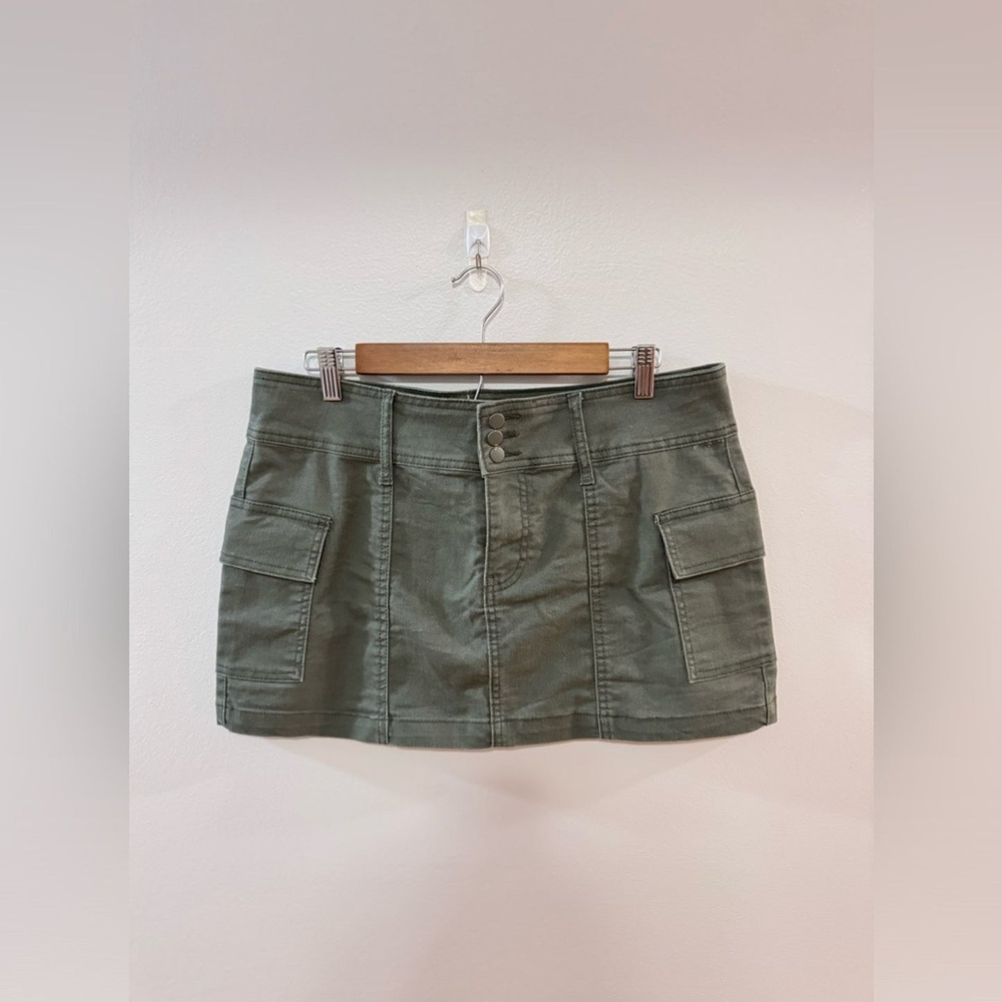 Pre-Owned Size 13 Vanilla Star Olive Green Khaki Skirt