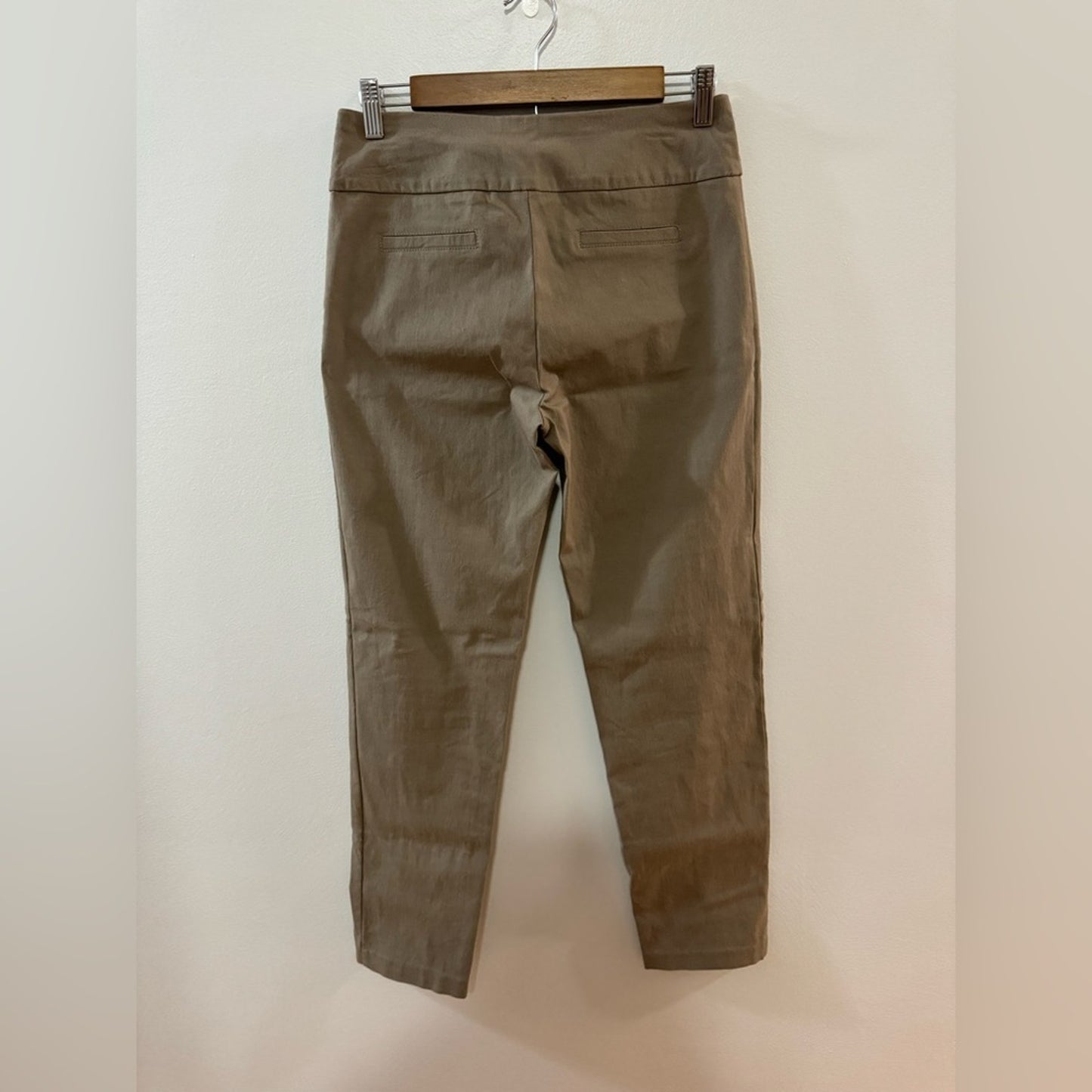 Pre-Owned Size 6 Zac and Rachel Khaki Tan Pants