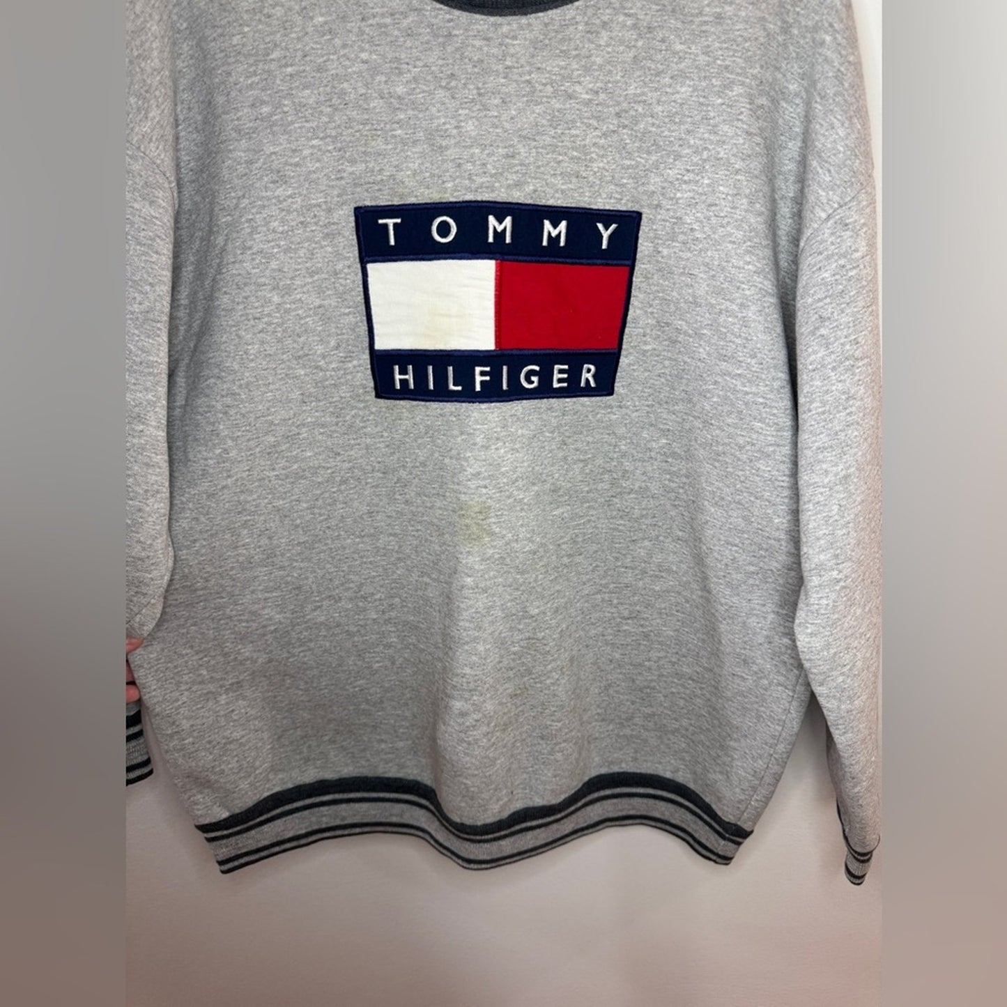 Pre-Owned XL Tommy Hilfiger Light Heather Grey Logo Patch Vintage Crewneck