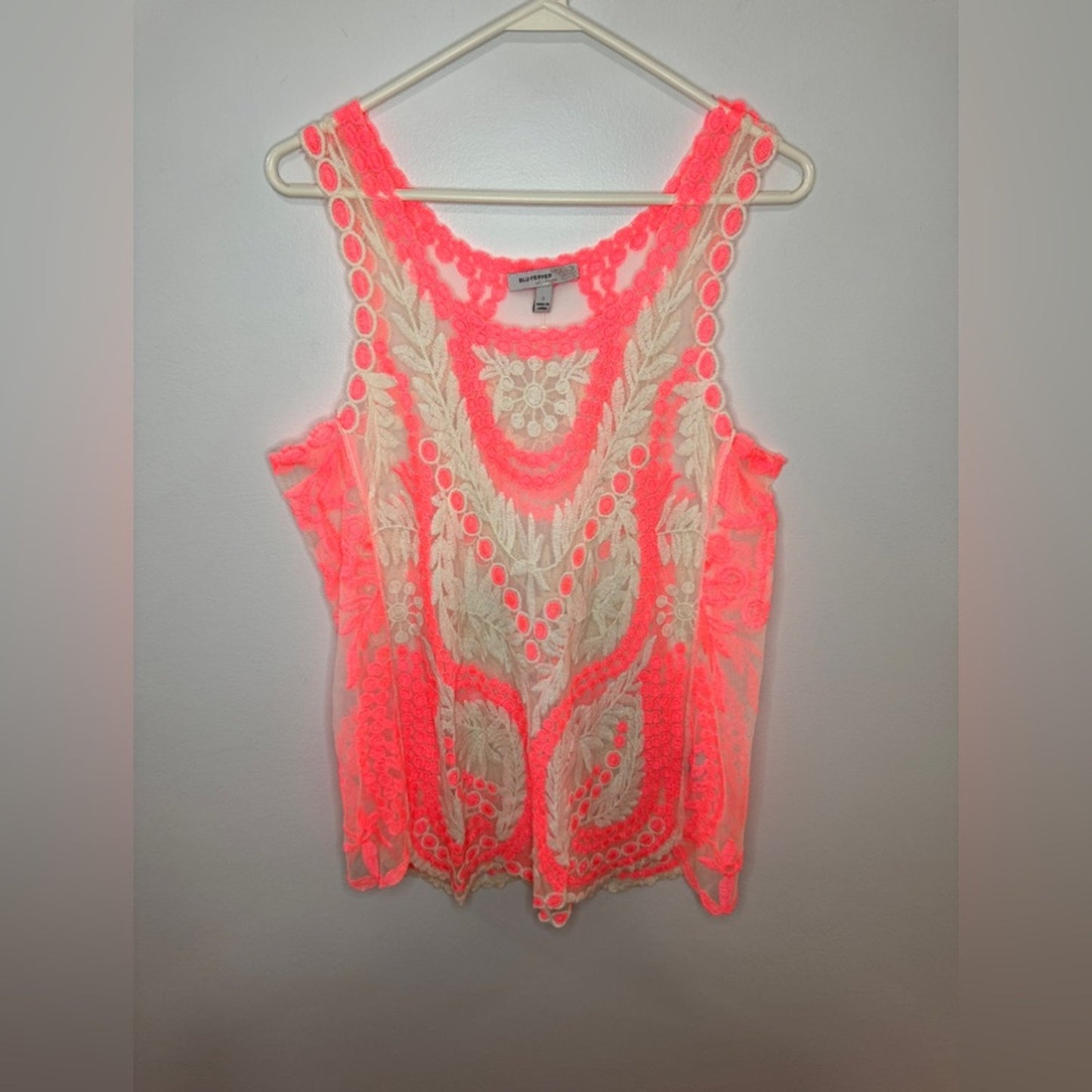 Pre-Owned SM Blu Pepper Pink and White Lace Tank Top