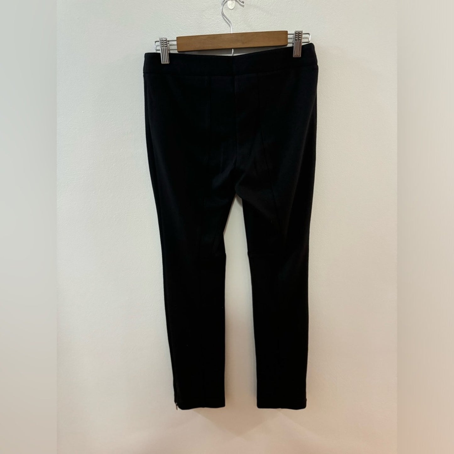 Pre-Owned Size 4 Petite Calvin Klein Black Pants with Ankle Zipper