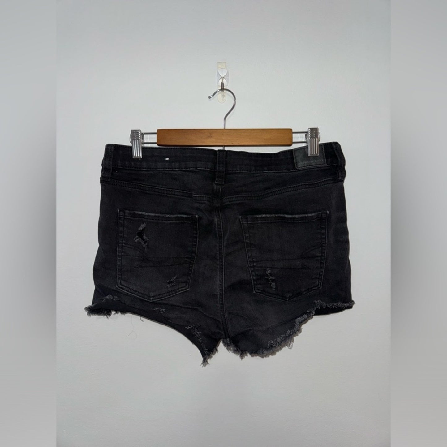 Pre-Owned Size 10 American Eagle High Rise Shortie Black Distressed Jean Short