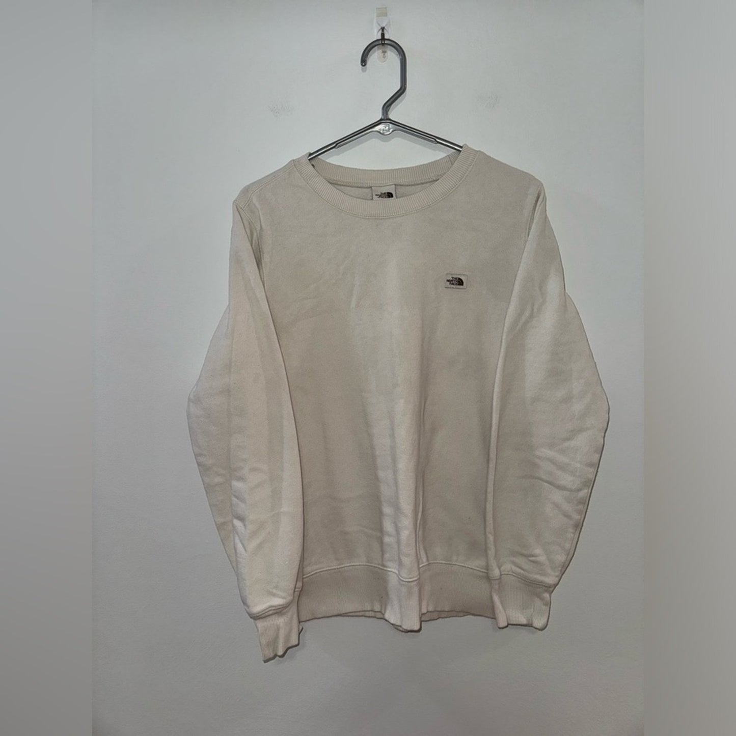 Pre-Owned MD The North Face White Logo Crewneck