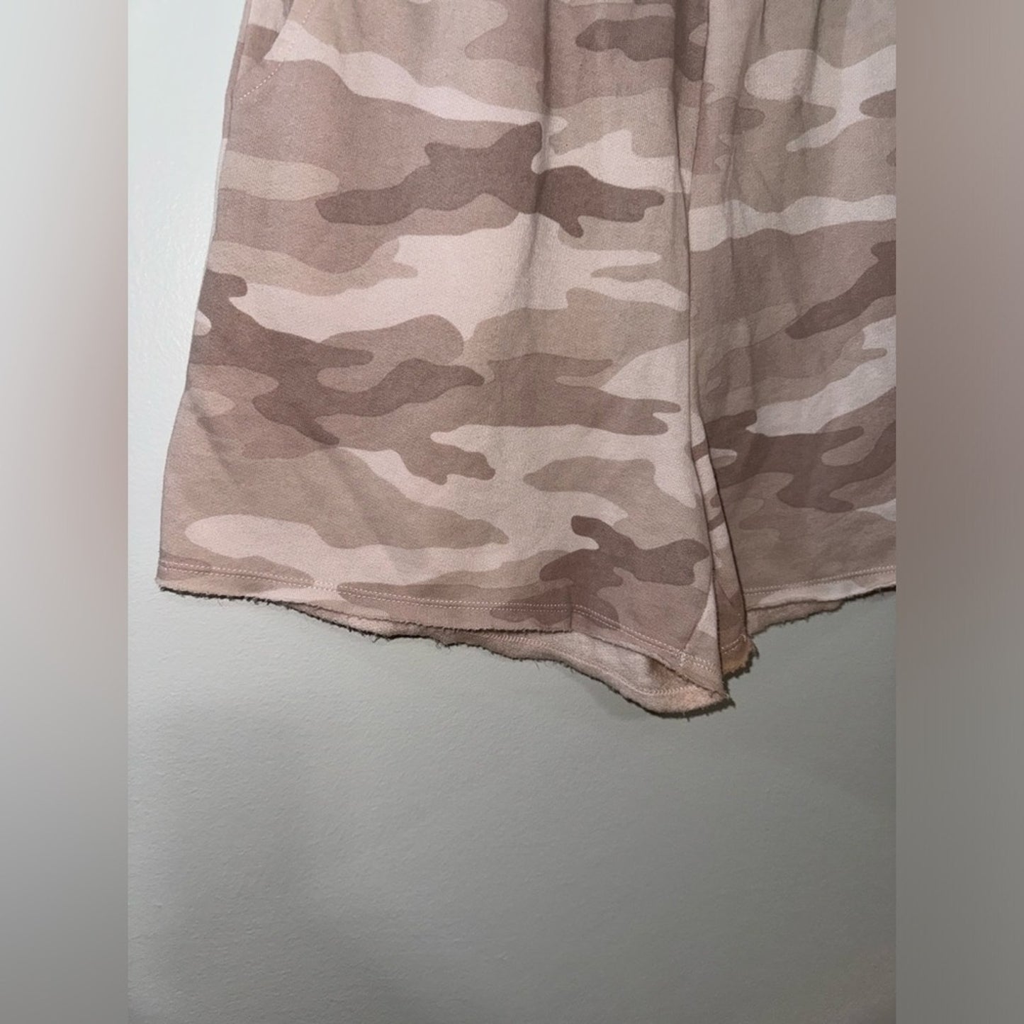 Pre-Owned SM American Eagle Pink Camo Cutoff Shorts