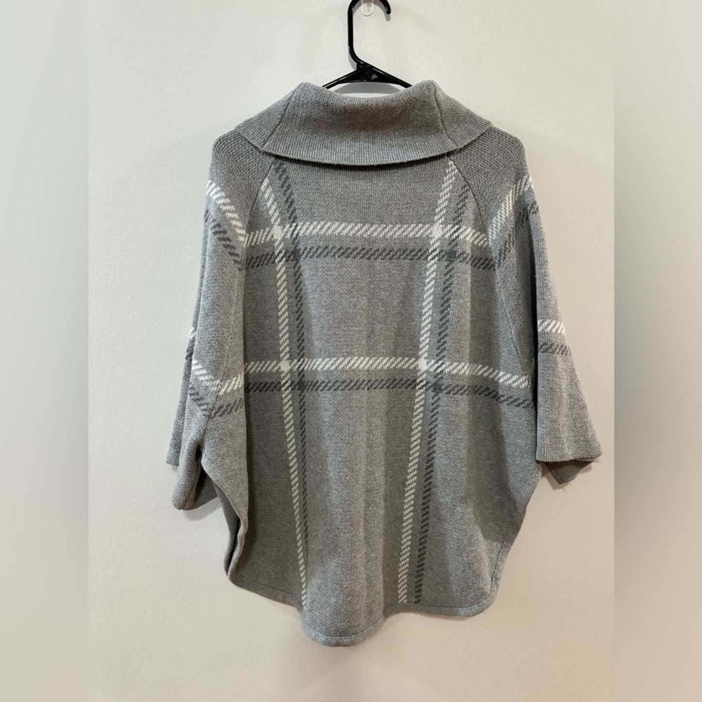 Pre-Owned XS Loft Petite Grey/White Check Poncho