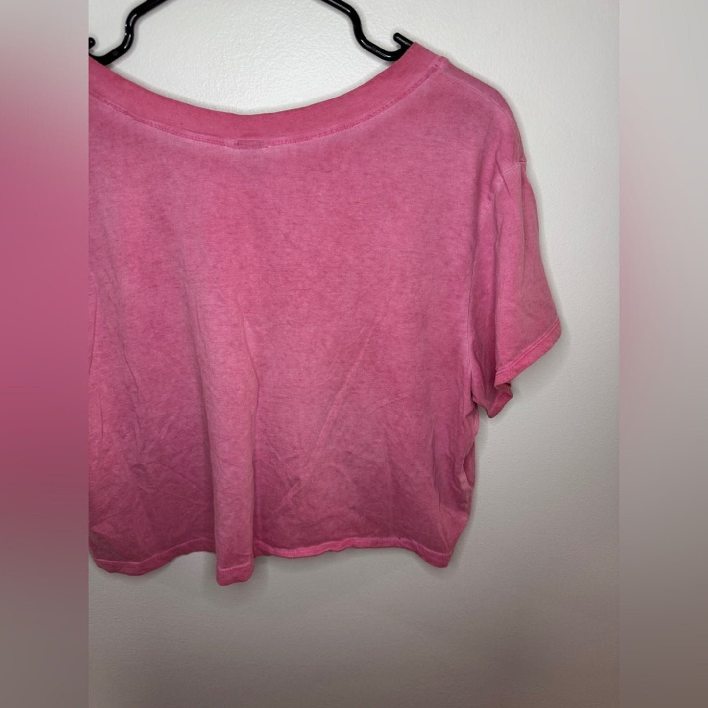 Pre-Owned XL Wild Fable Pink V-Neck Cropped T-Shirt