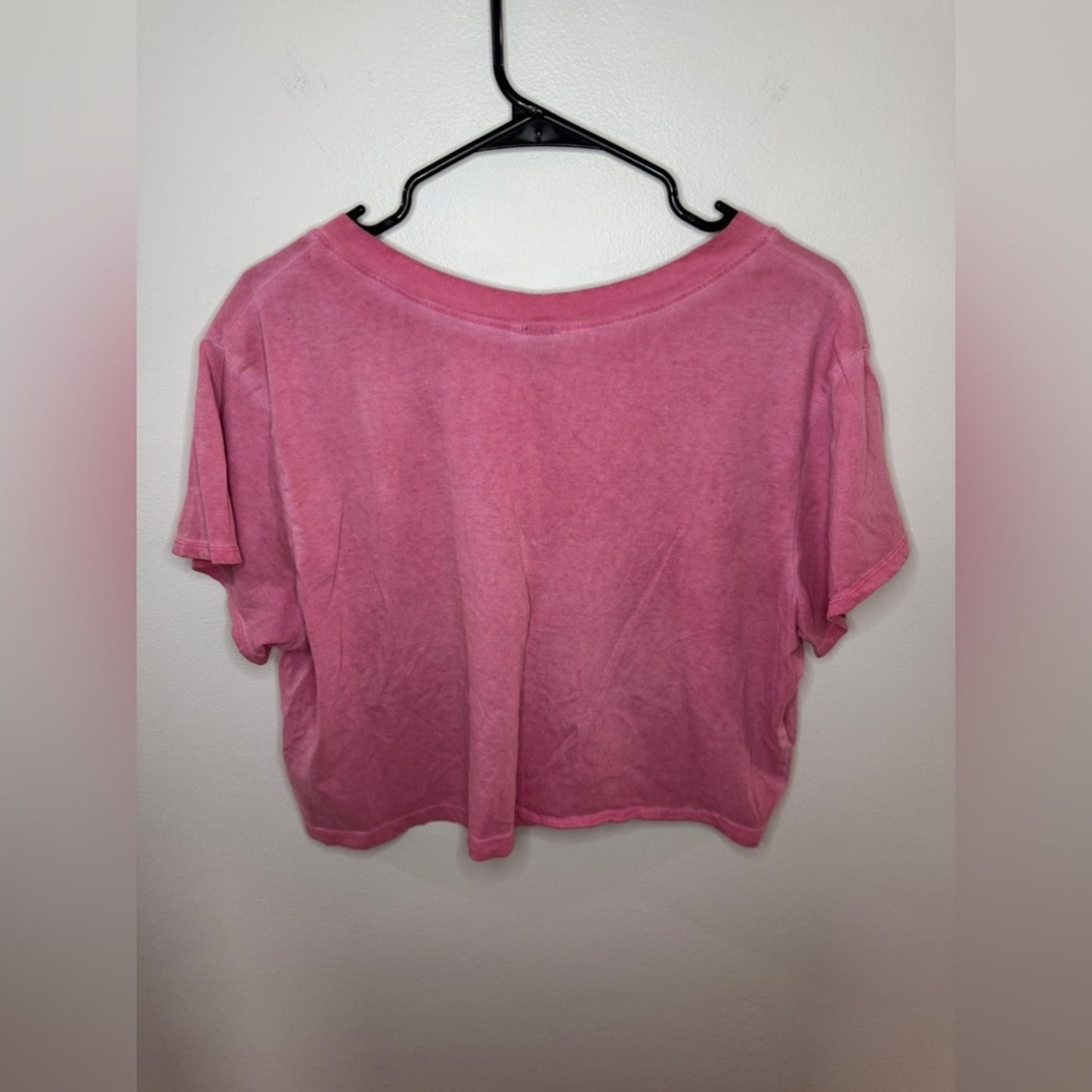 Pre-Owned XL Wild Fable Pink V-Neck Cropped T-Shirt