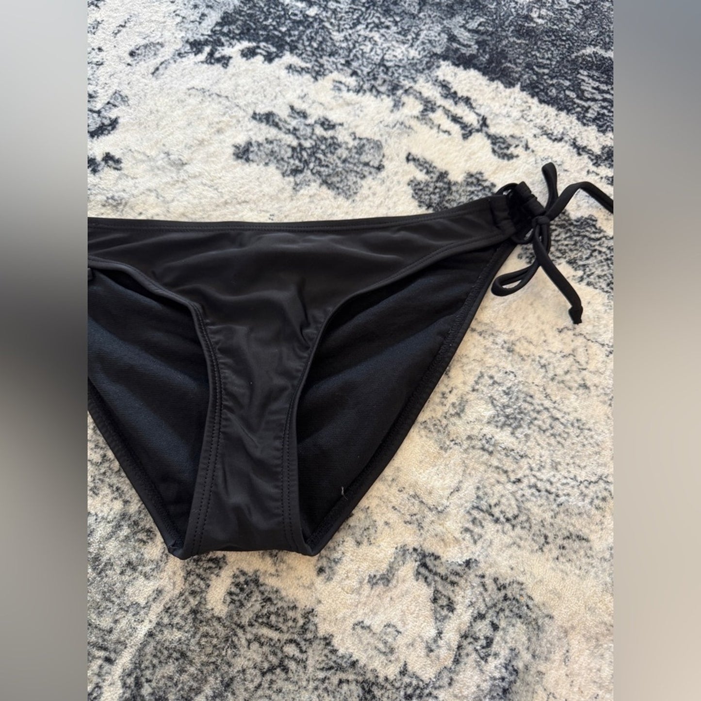 Pre-Owned LG YMI Black Side Tie Bikini Bottom