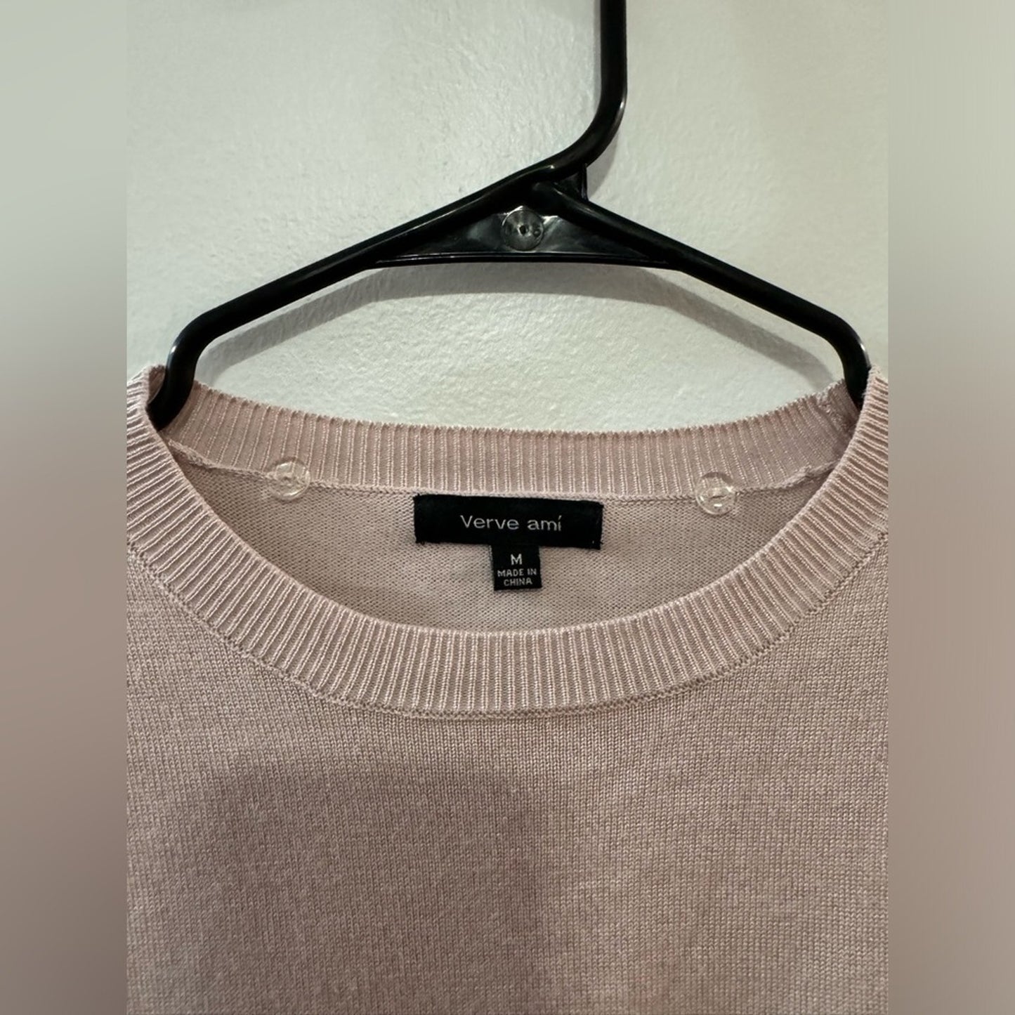 Pre-Owned MD Verve Ami Pink Sweater