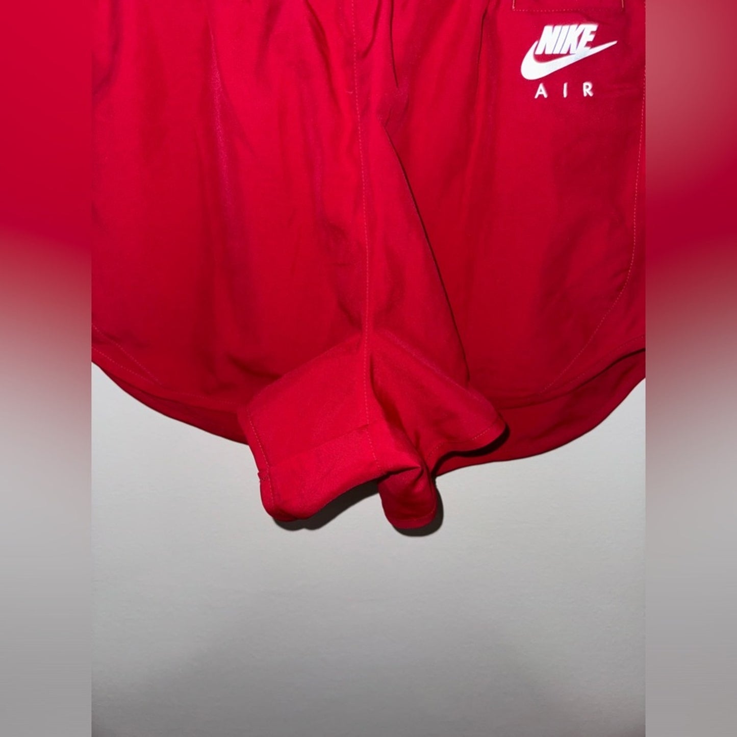 Pre-Owned LG Nike Air Red Athletic Shorts