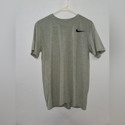 Pre-Owned MD Nike Dri-Fit Heather Grey/Green Athletic T-Shirt