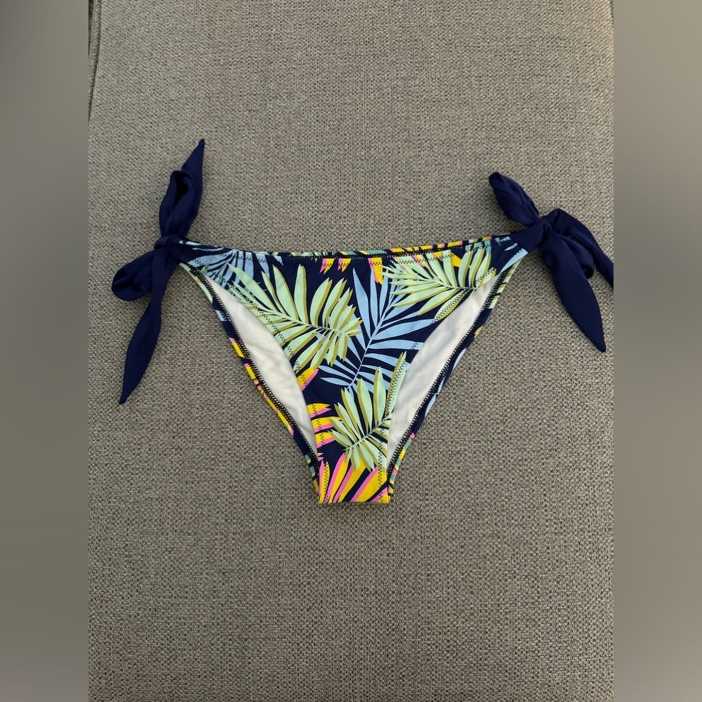 Pre-Owned MD Cupshe Blur Palm Tie Bikini Bottom