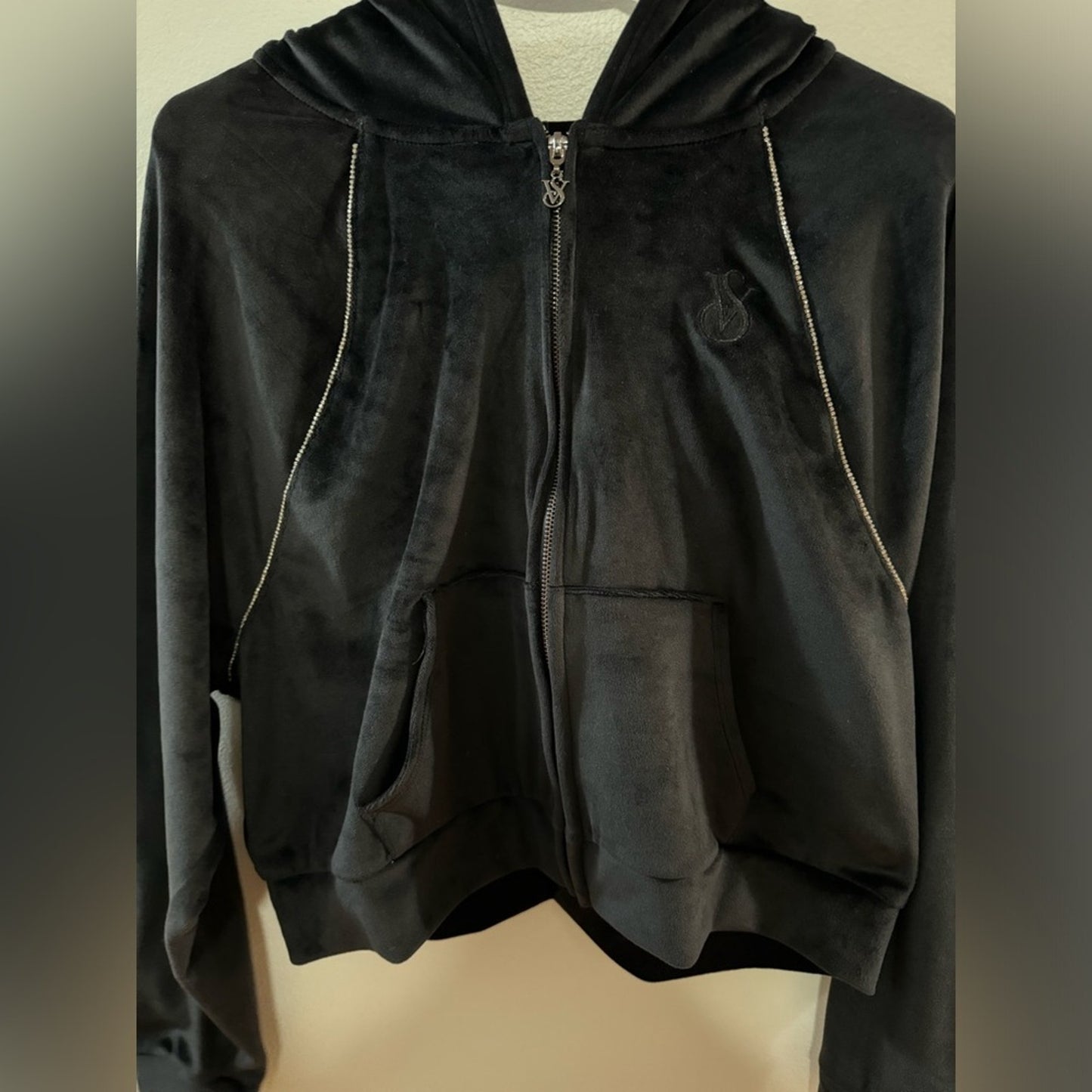 Pre-Owned MD Victoria’s Secret On Point Velour Crystal Hoodie